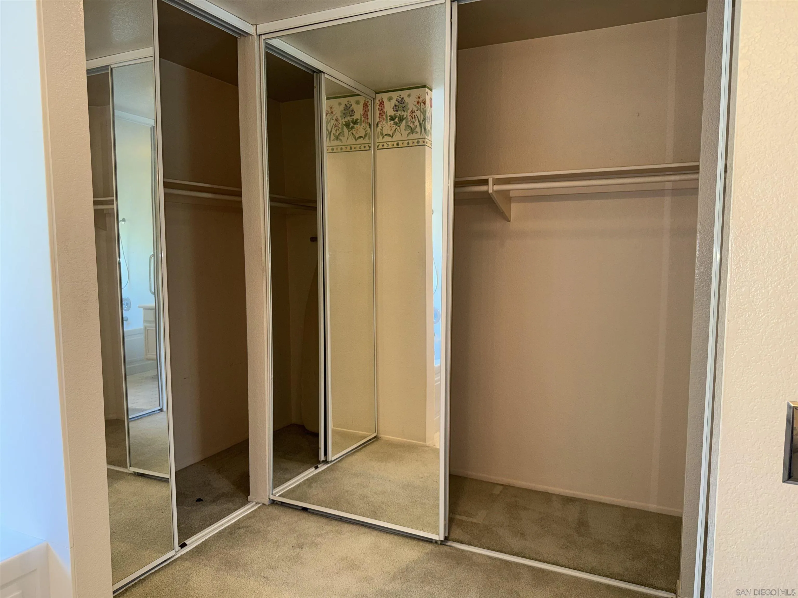 https://cdn.realtyfeed.com/cdn/127/250038607/66bbfc83cac4cdaa12656aca784d6be1.webp