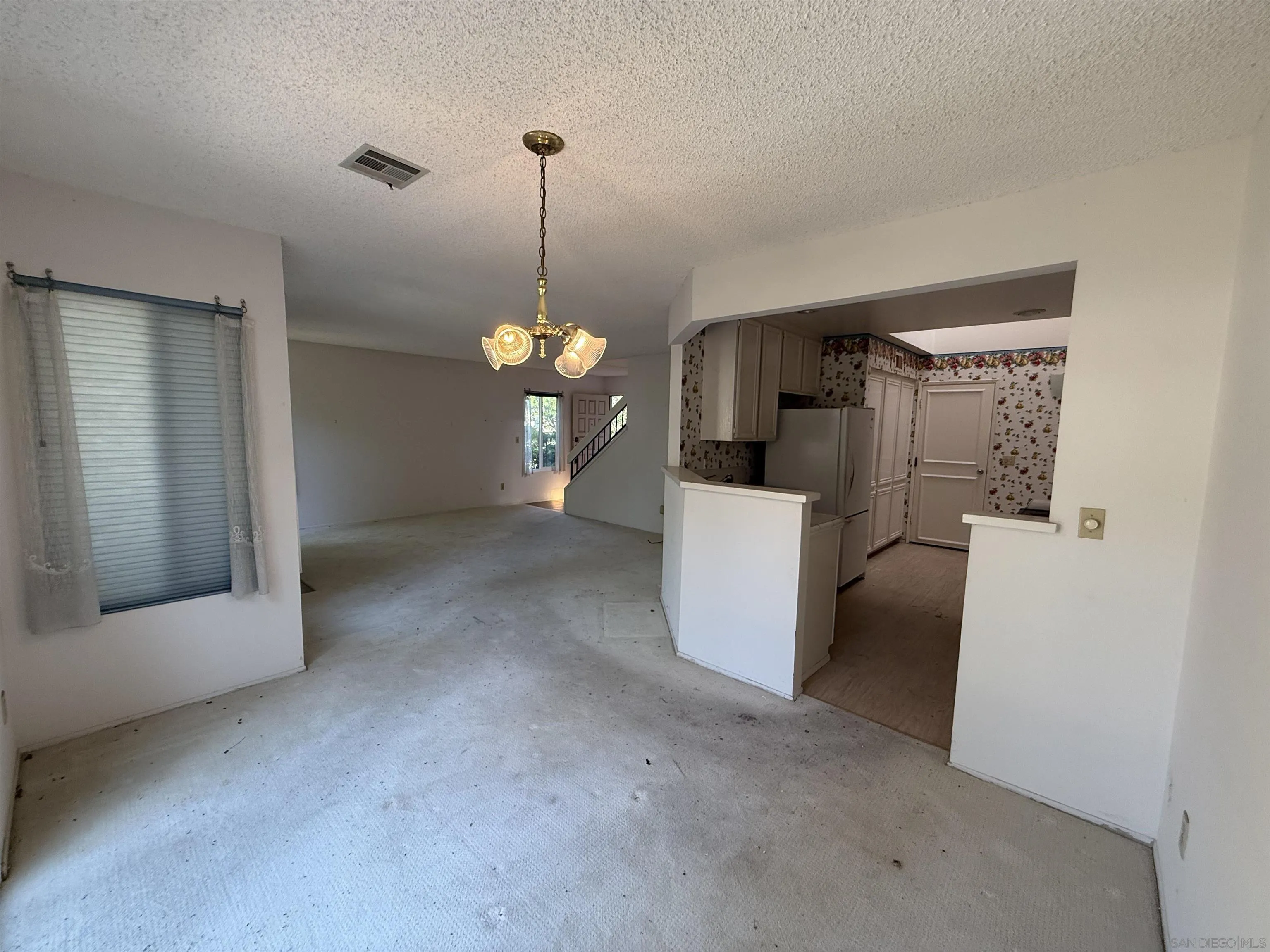 Photo #6: 250038607 Listing 