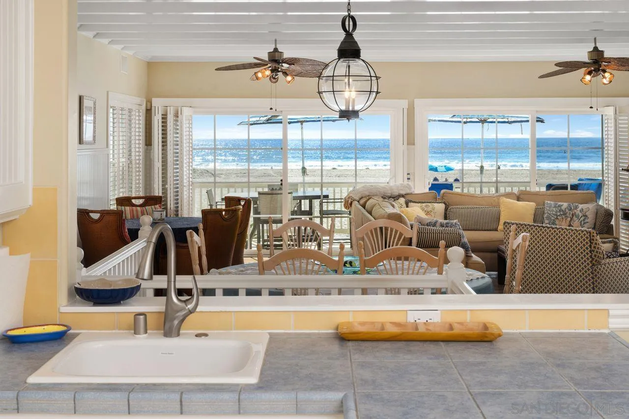 https://cdn.realtyfeed.com/cdn/127/250038609/12bdc6feea0b0d0f26d2a4fa46b5e1e1.webp