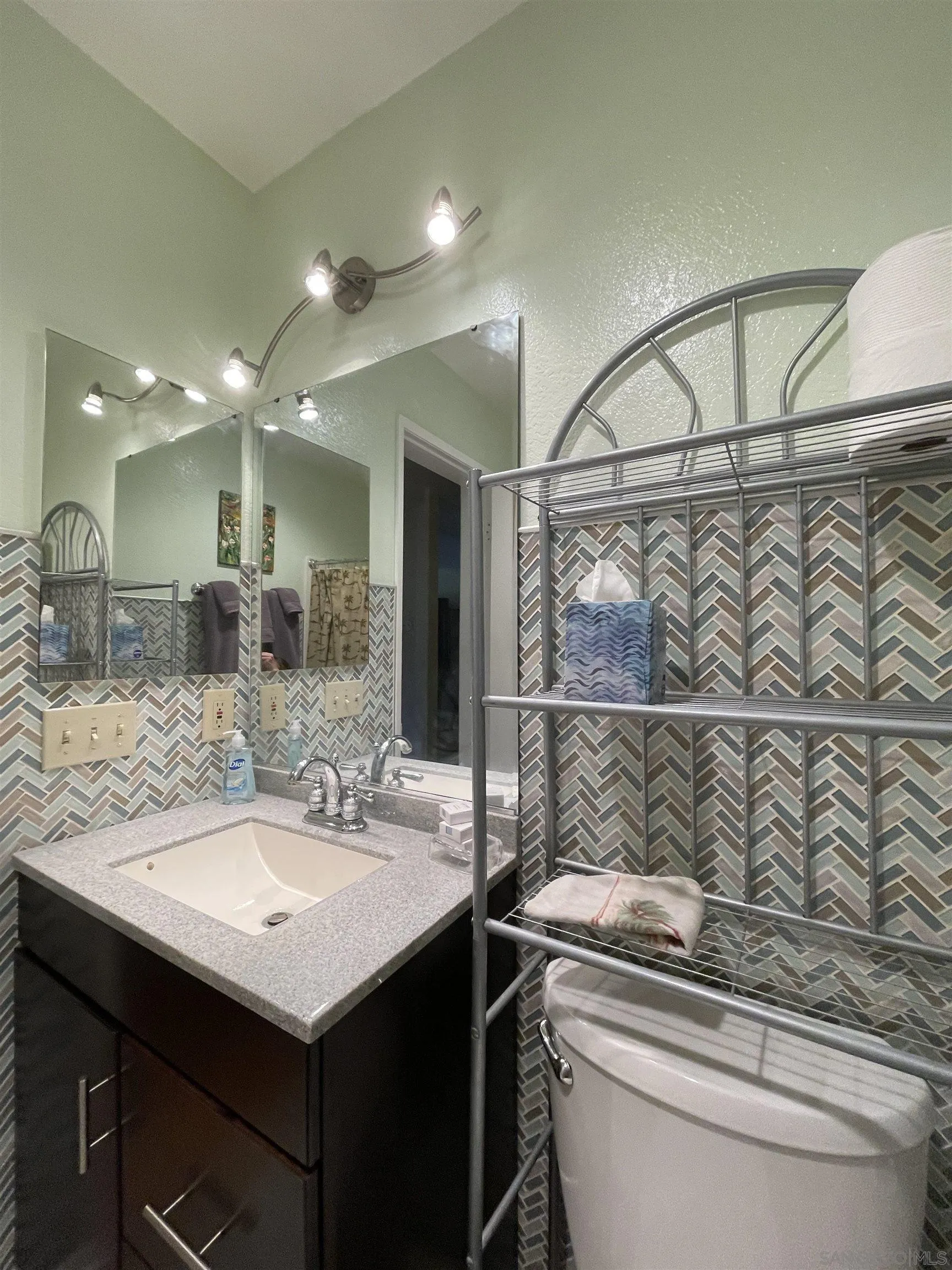 Photo #25: 250038610 Listing: Photo #25