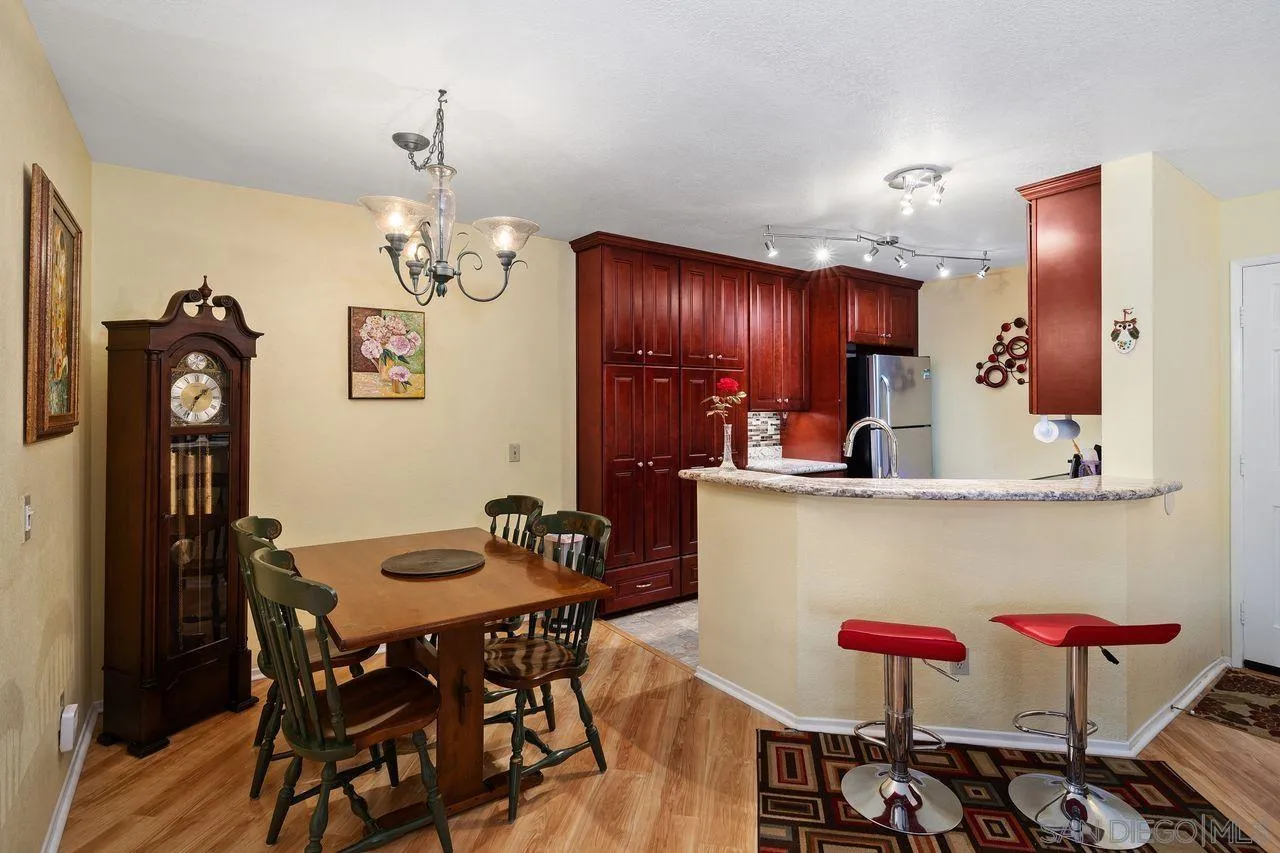 Photo #5: 250038610 Listing: Photo #5