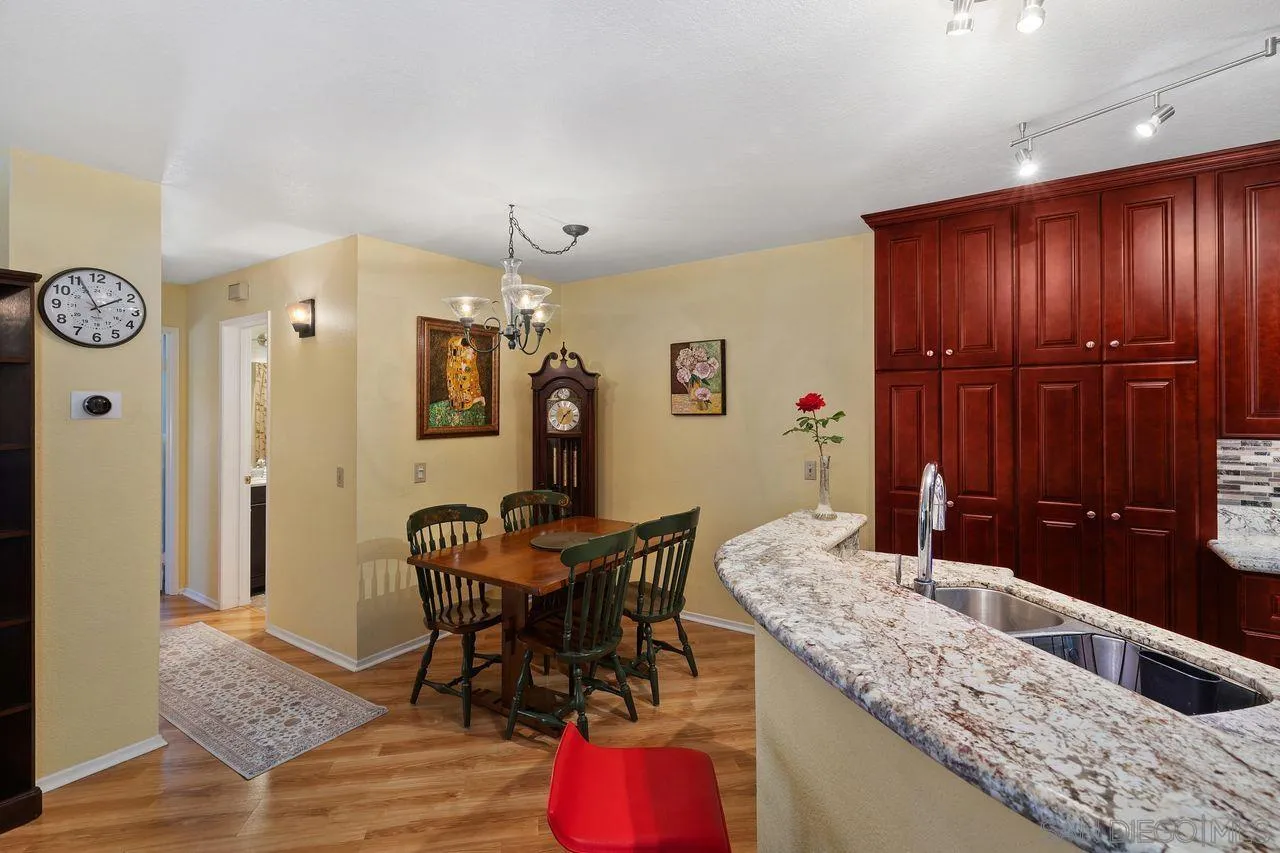 Photo #7: 250038610 Listing: Photo #7