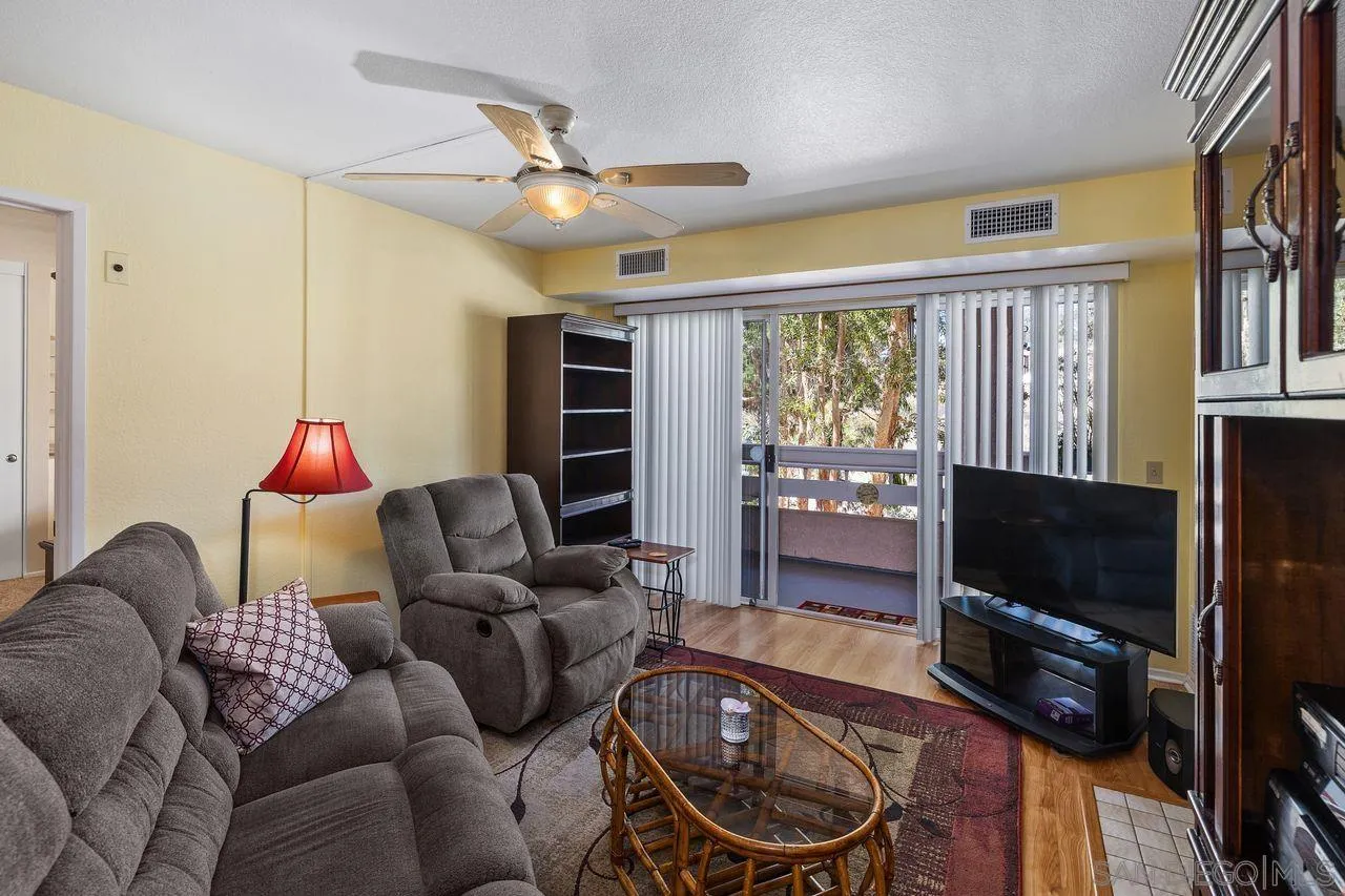 Photo #12: 250038610 Listing: Photo #12