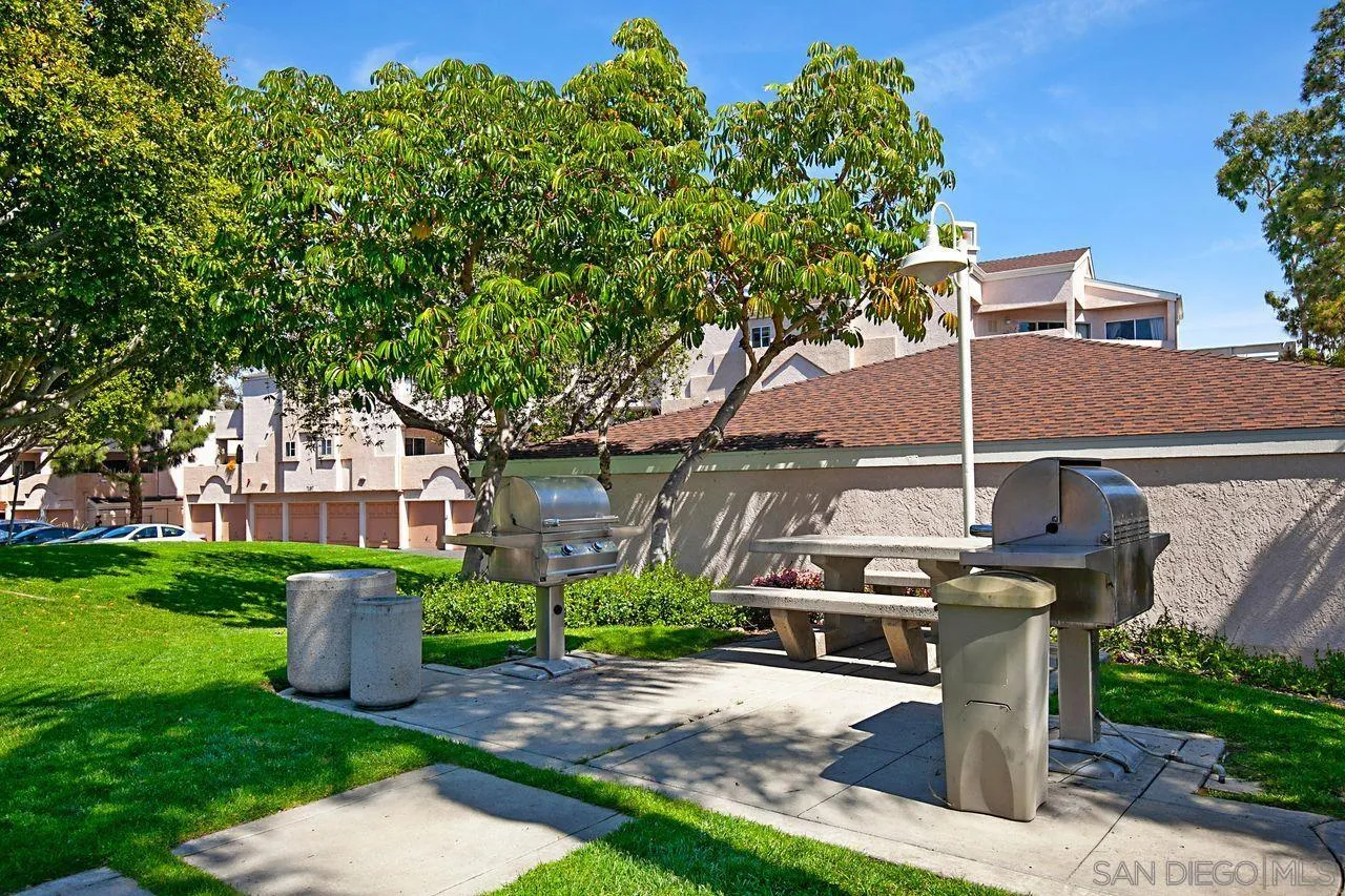 https://cdn.realtyfeed.com/cdn/127/250038610/ba4f8a3d72e6467b12e9ea1235f297f5.webp