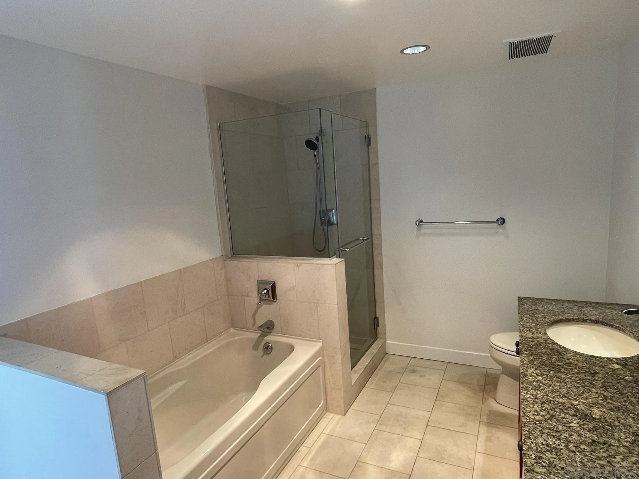 Photo #17: 250038613 Listing: Photo #17