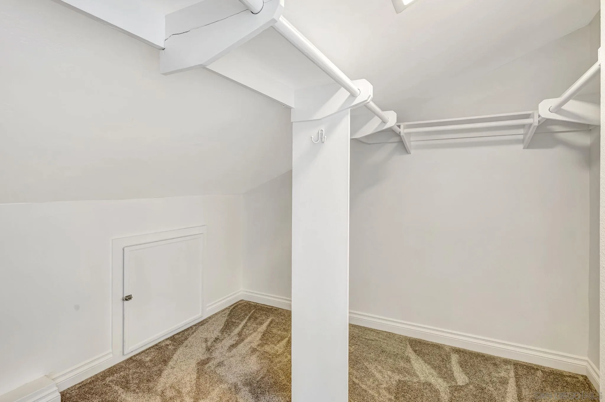 https://cdn.realtyfeed.com/cdn/127/250038614/686c1b4aa167b7de5cc6062c2e777b54.webp