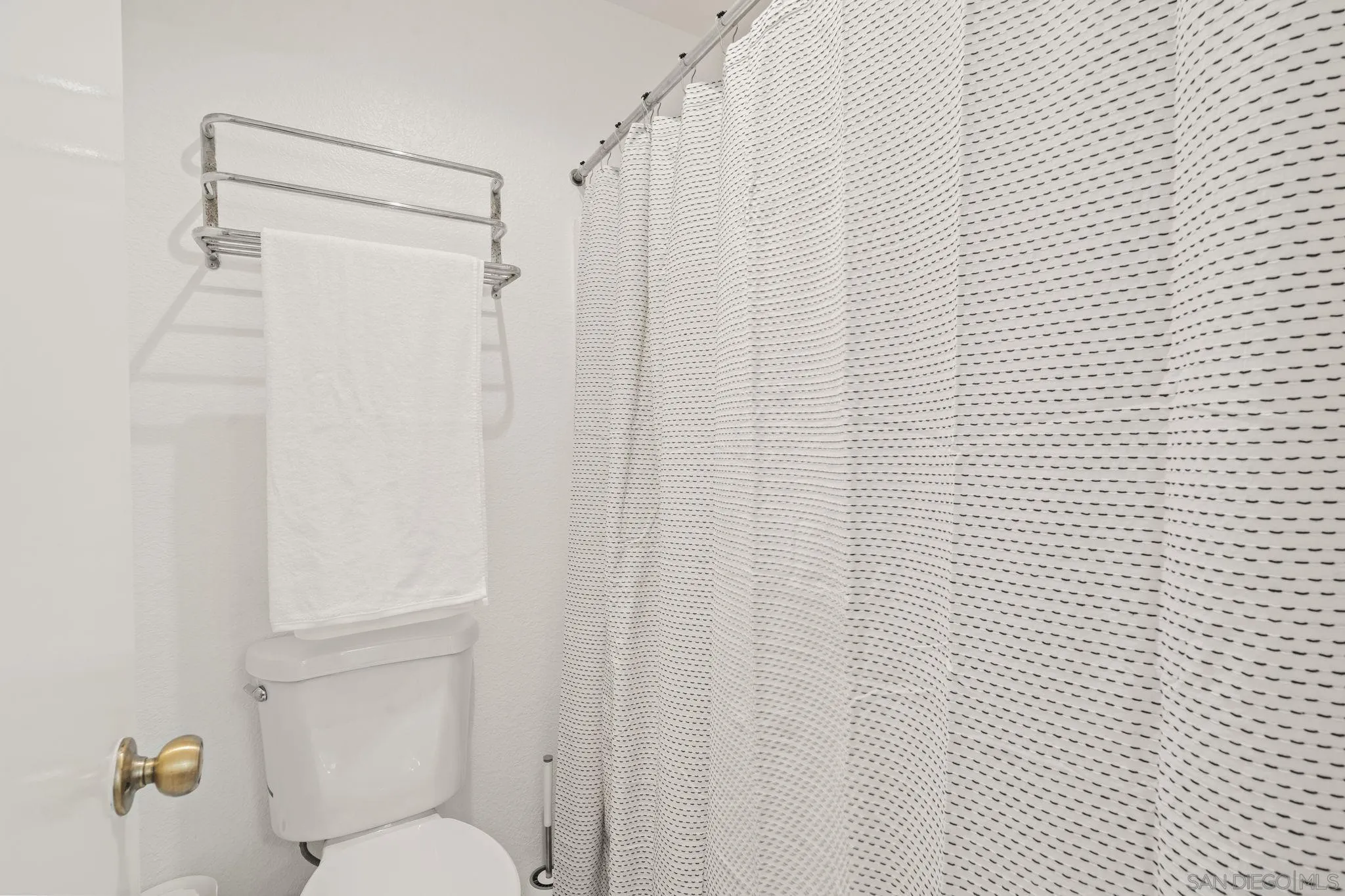 https://cdn.realtyfeed.com/cdn/127/250038615/aacc7c8b5c848c37fdf55ad91a702612.webp