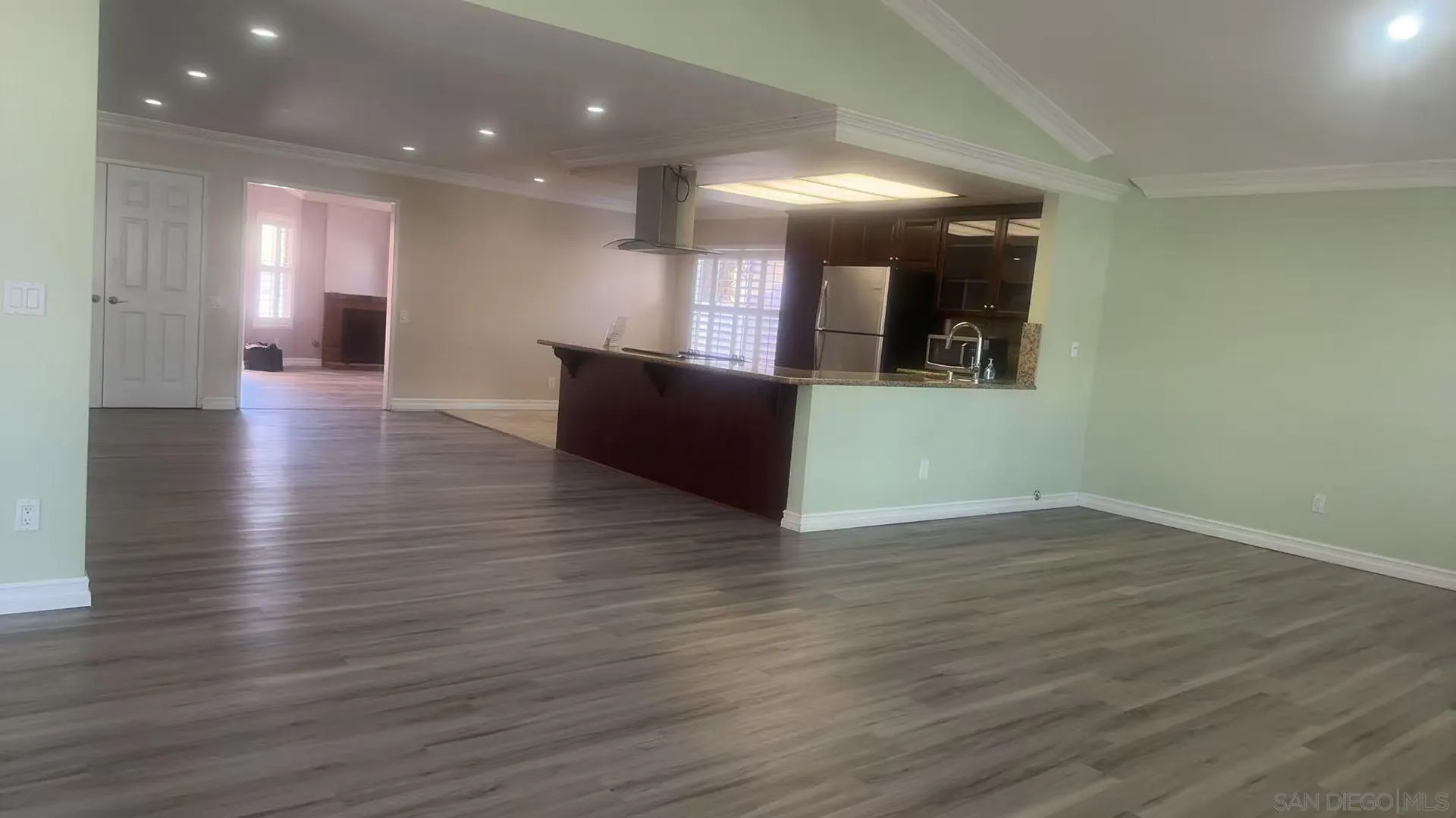 https://cdn.realtyfeed.com/cdn/127/250038616/3341a2bba5dafa6b1ece9e7fe378c659.webp