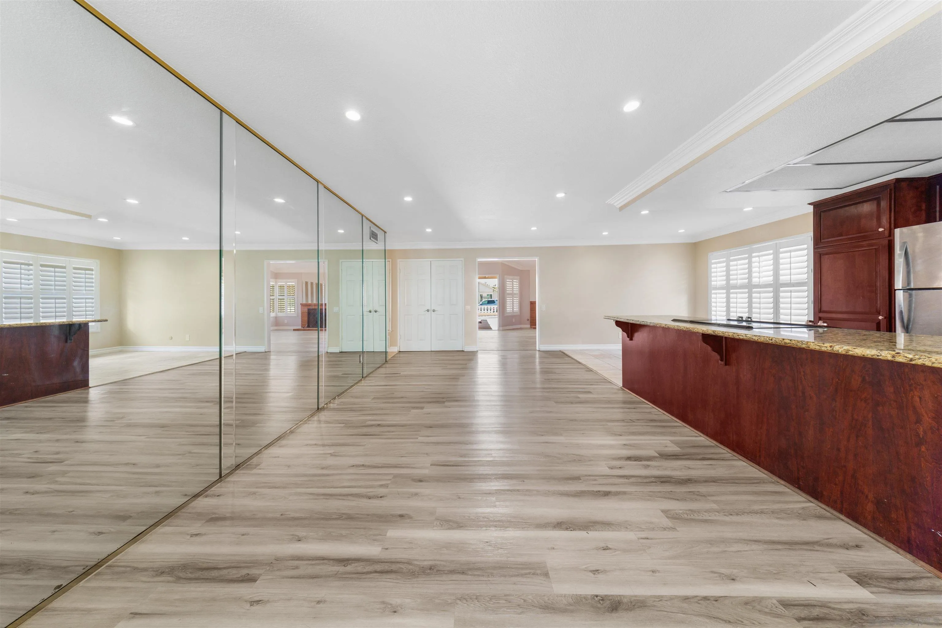 https://cdn.realtyfeed.com/cdn/127/250038616/b966ddc689d5718f2537f6c9045fe90c.webp