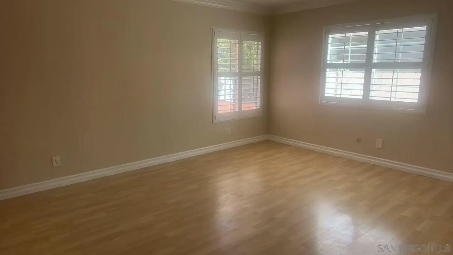 https://cdn.realtyfeed.com/cdn/127/250038616/c24a5e82ceef30f105d2514ef370ffef.webp