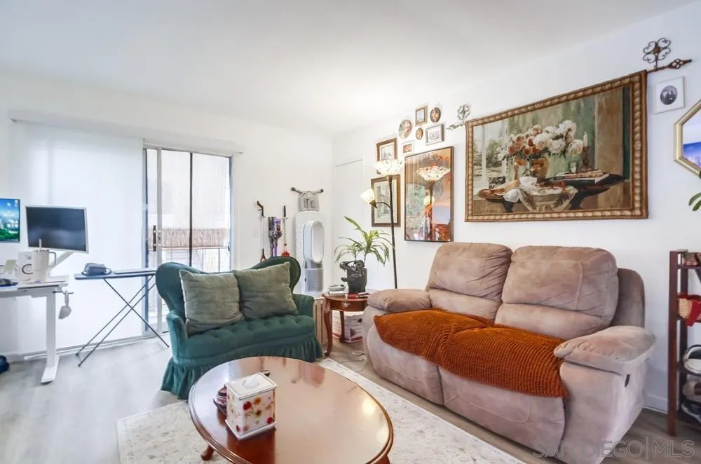 Photo #6: 250038619 Listing 