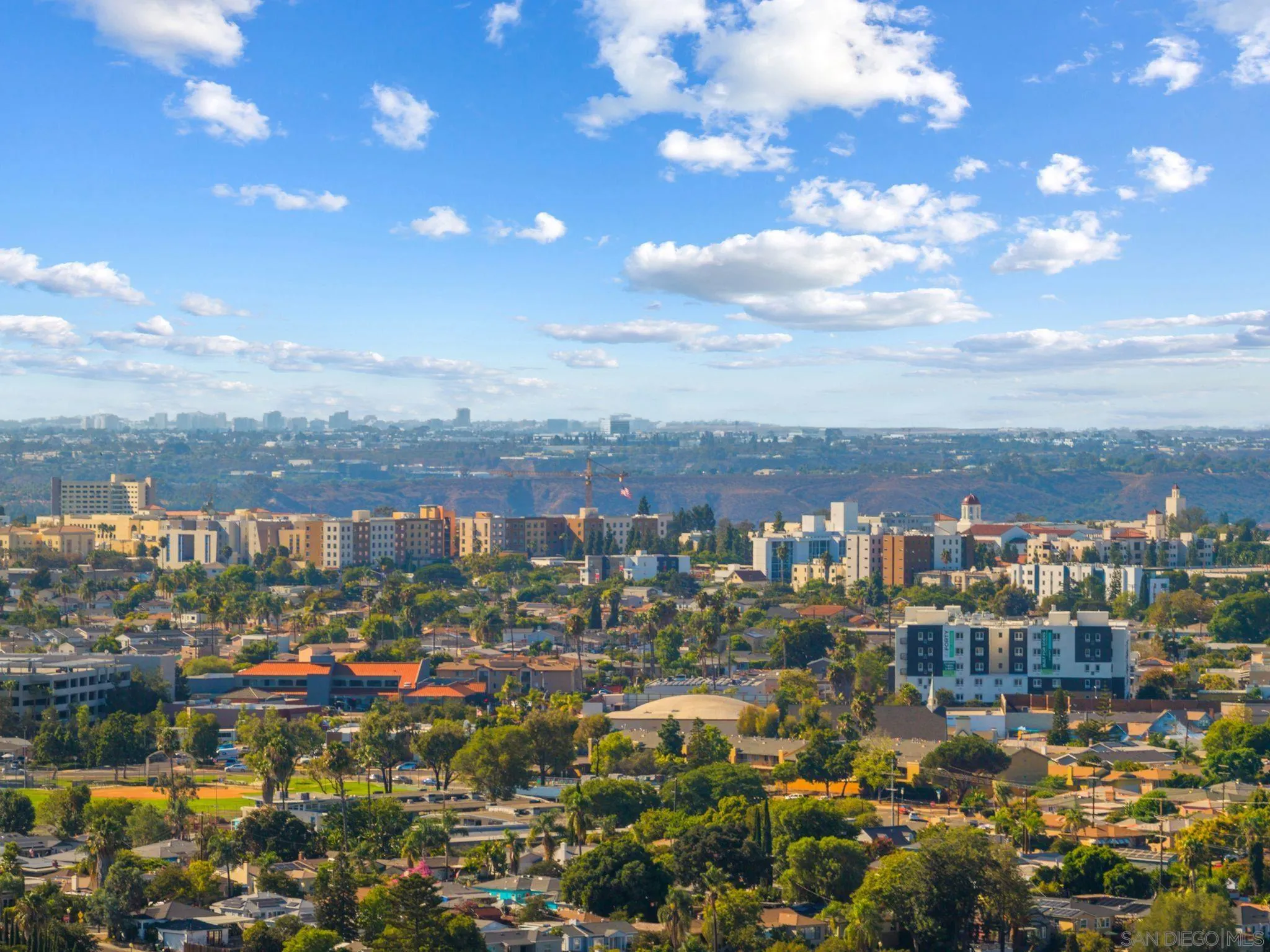 https://cdn.realtyfeed.com/cdn/127/250038621/cfe74fa32f8aa59dfa920766f7c153e4.webp