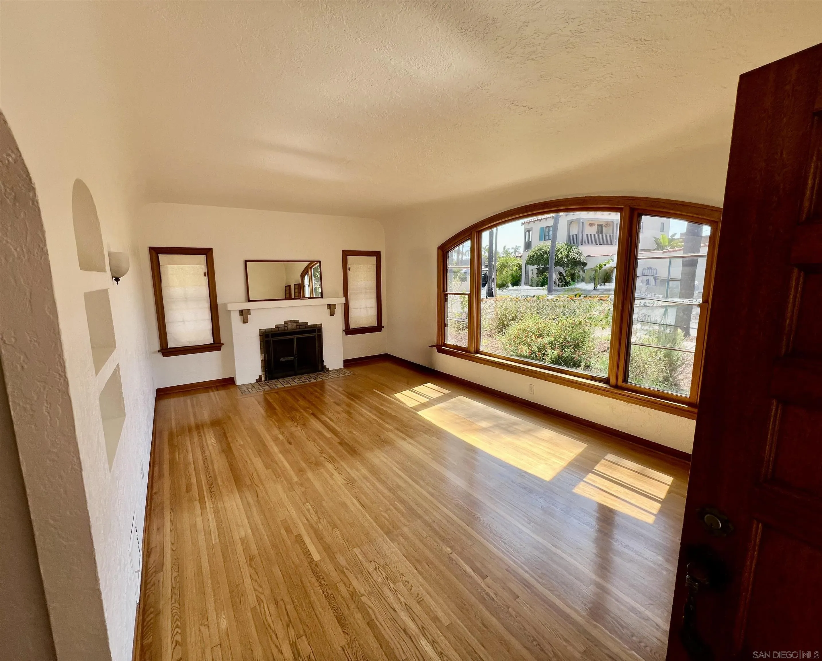 https://cdn.realtyfeed.com/cdn/127/250038625/c2508027fd26f12c4aee5bc66a1ecfce.webp
