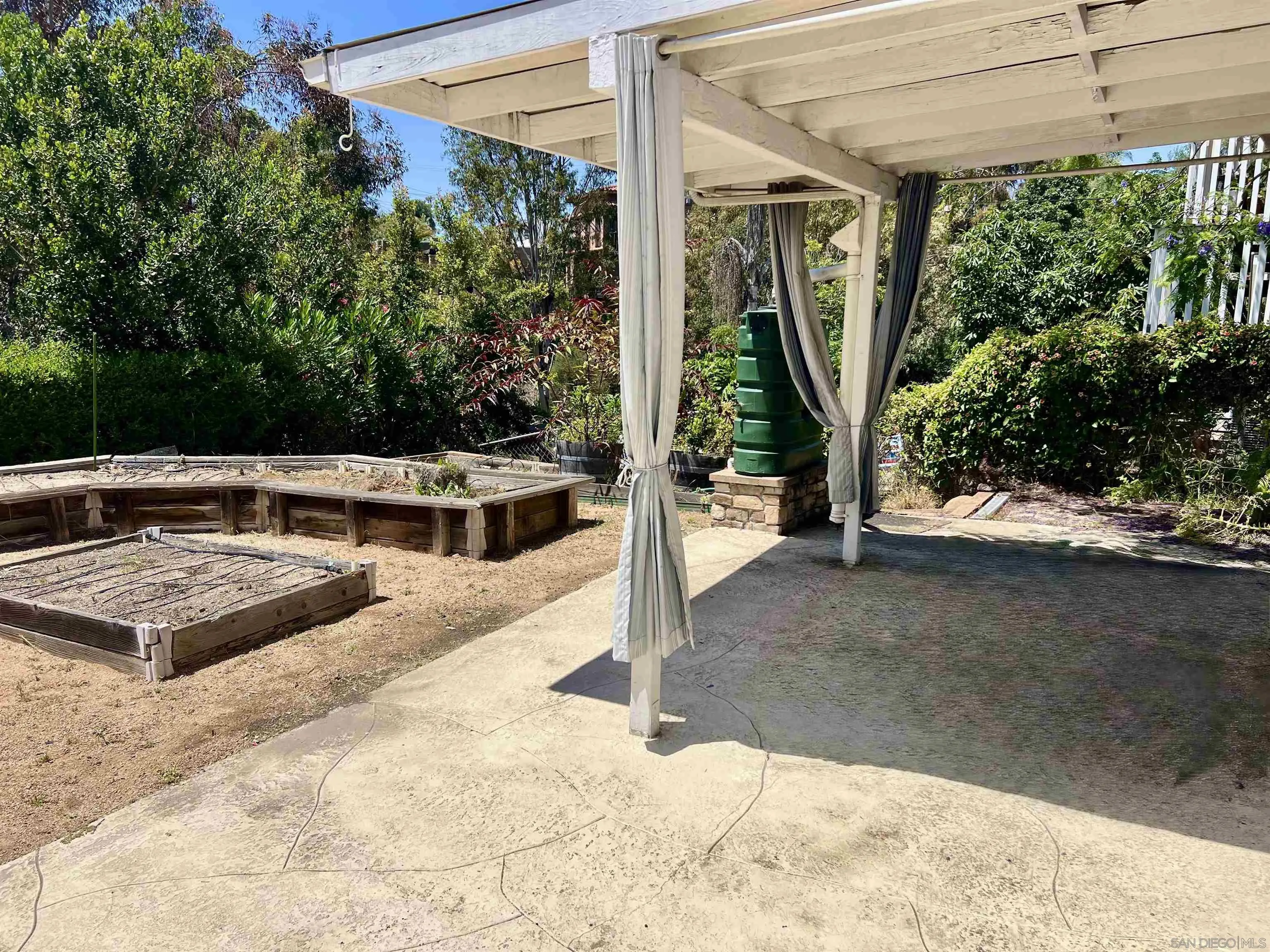 https://cdn.realtyfeed.com/cdn/127/250038625/d24c62c53104645b9838e92f4d2c0a68.webp