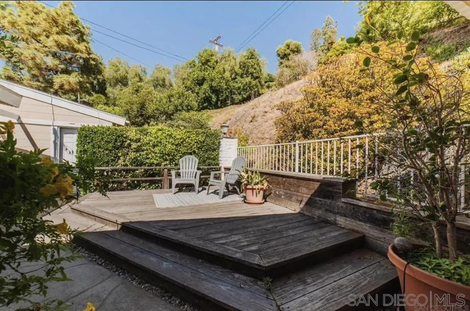 https://cdn.realtyfeed.com/cdn/127/250038628/08501b87b42e4586951962c6a26ba955.webp
