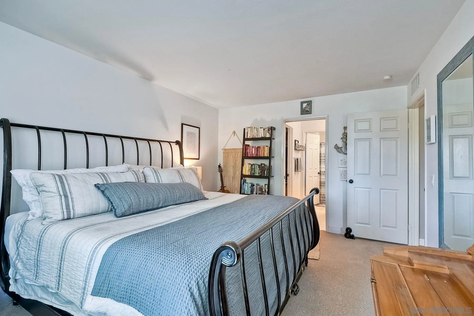 https://cdn.realtyfeed.com/cdn/127/250038637/63ff3772f4ca1f5adb9807fe9b0974c1.webp
