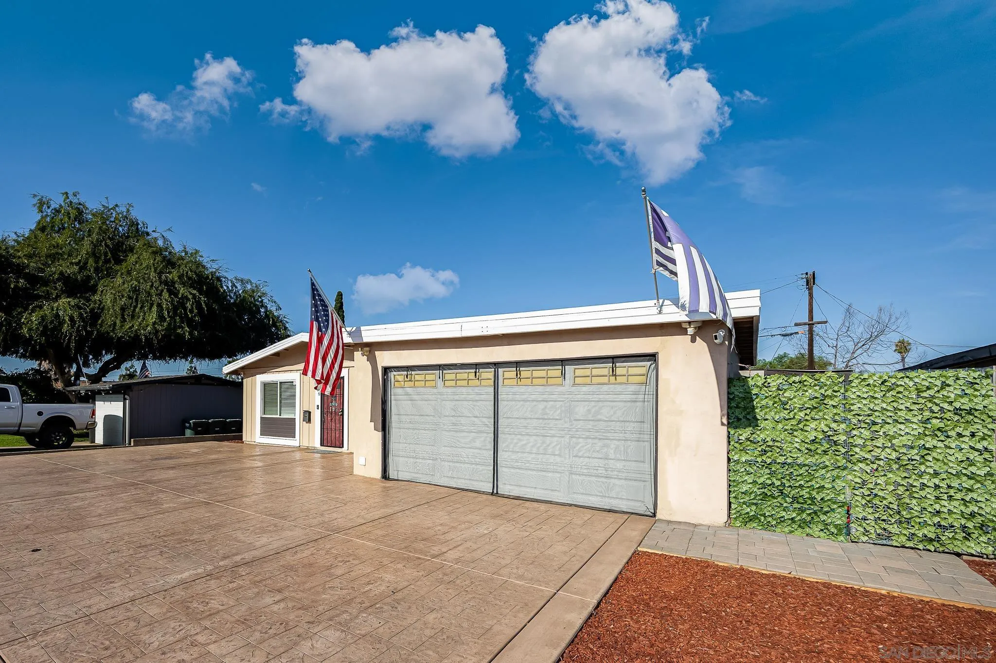 https://cdn.realtyfeed.com/cdn/127/250038640/0a659e2d5fe0f9eae91ceb84bcb4142f.webp