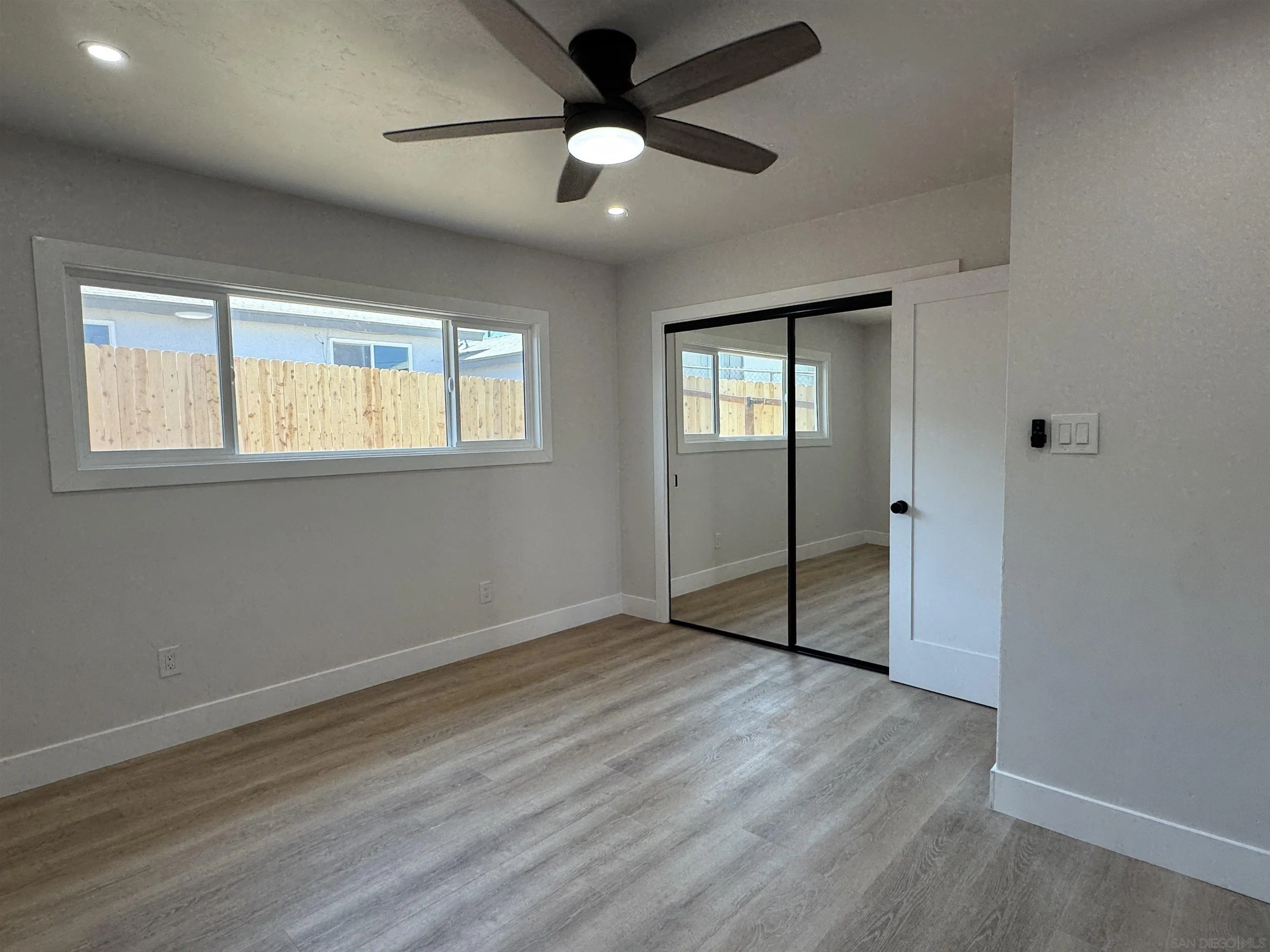 https://cdn.realtyfeed.com/cdn/127/250038642/f8bb3e30d8faa3d7934a5d682f9d8332.webp