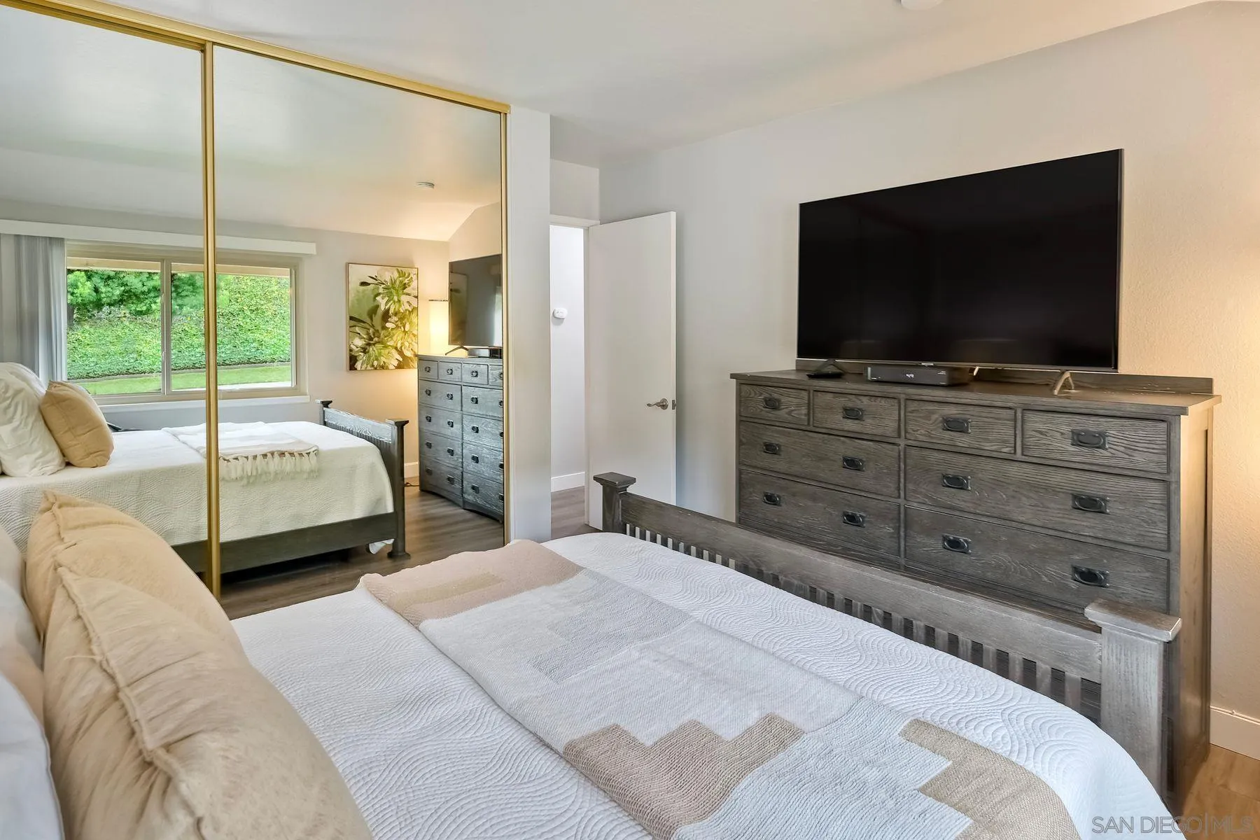 https://cdn.realtyfeed.com/cdn/127/250038644/d91d726f409061cbfdc7eabbc1f5352a.webp