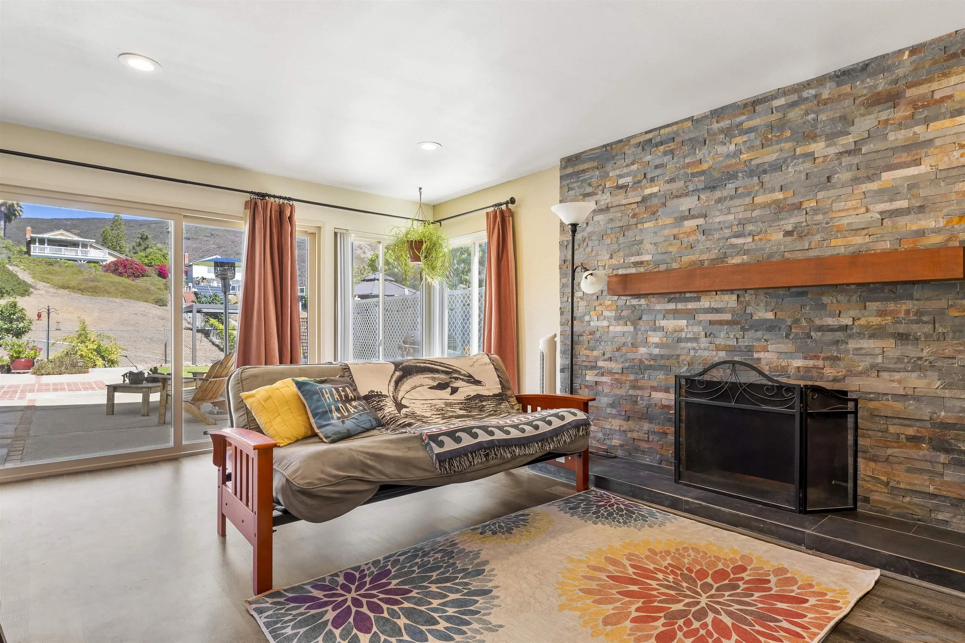 https://cdn.realtyfeed.com/cdn/127/250038645/38c4c720f083de9e8c529b70dc66a8e1.webp