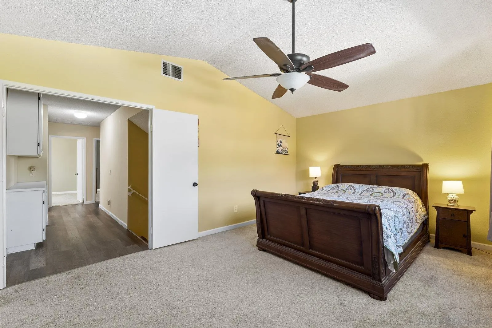 https://cdn.realtyfeed.com/cdn/127/250038645/5523bbc20b7a926099dcab891c94a45f.webp