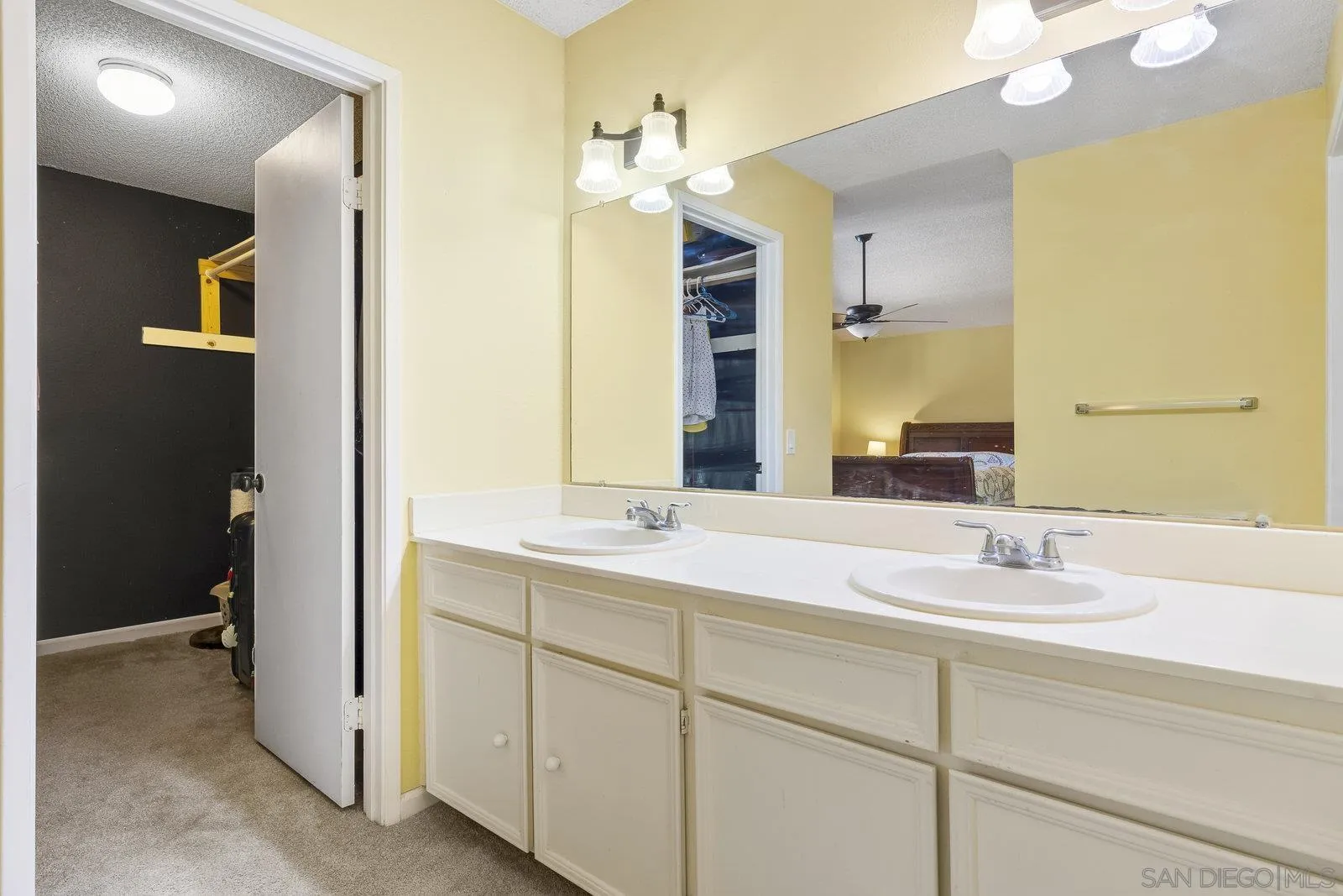 https://cdn.realtyfeed.com/cdn/127/250038645/fbf0a6089909bac51cc8739be23f1f11.webp