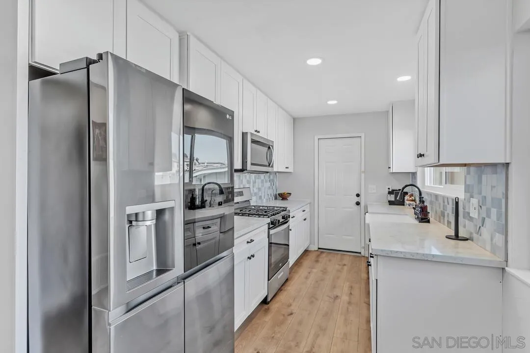 https://cdn.realtyfeed.com/cdn/127/250038647/03c40a49fa41d88faa17fda50926c408.webp