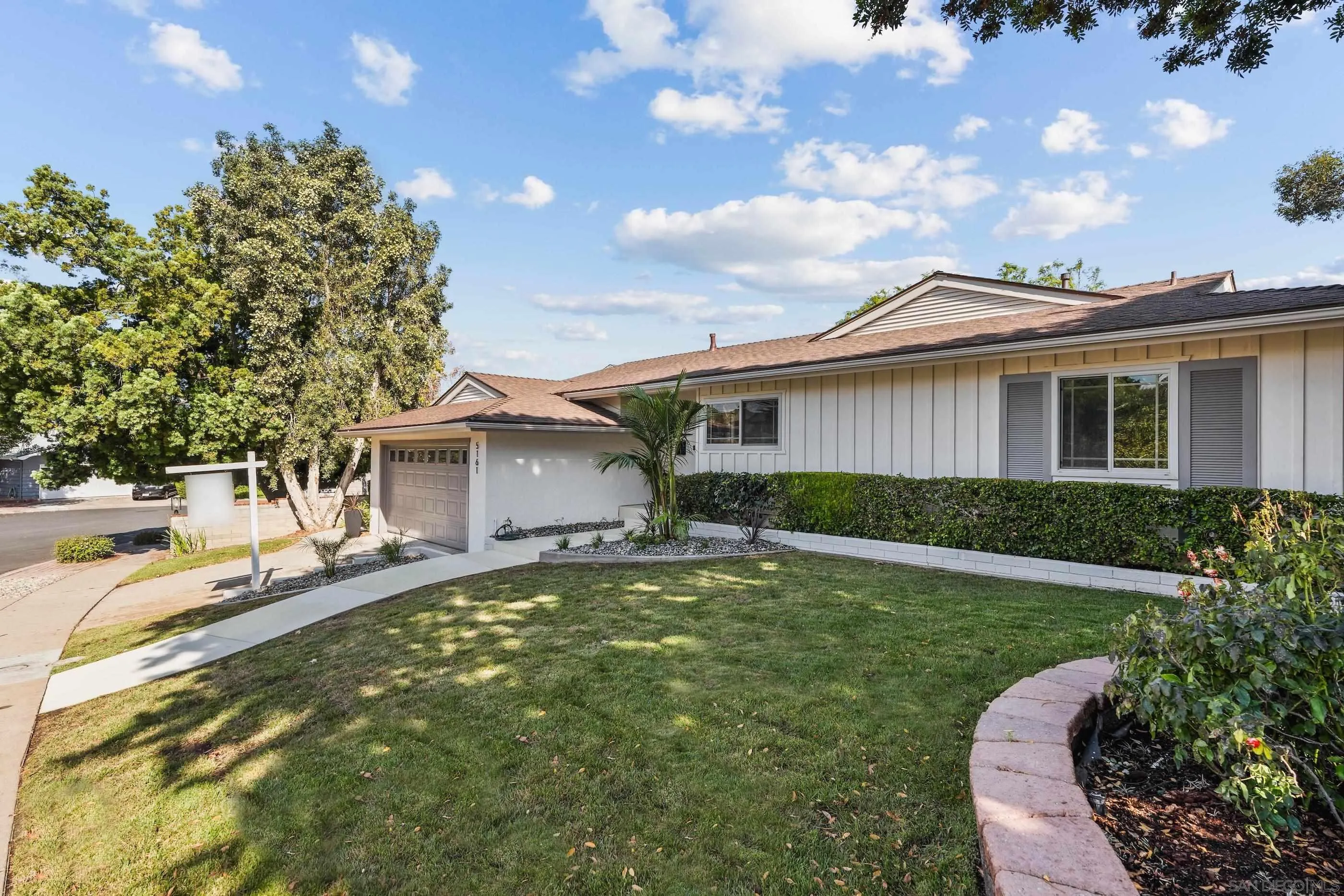 https://cdn.realtyfeed.com/cdn/127/250038648/64d7d9f78f7437d935e13d62e23e6399.webp