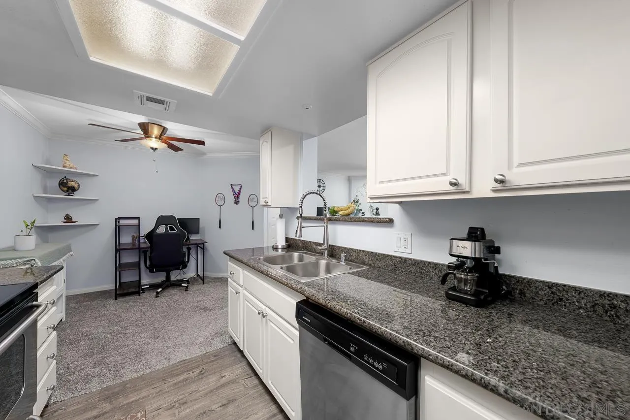 https://cdn.realtyfeed.com/cdn/127/250038649/15e1f4f8963f4d3aab7973bfda32d6bf.webp