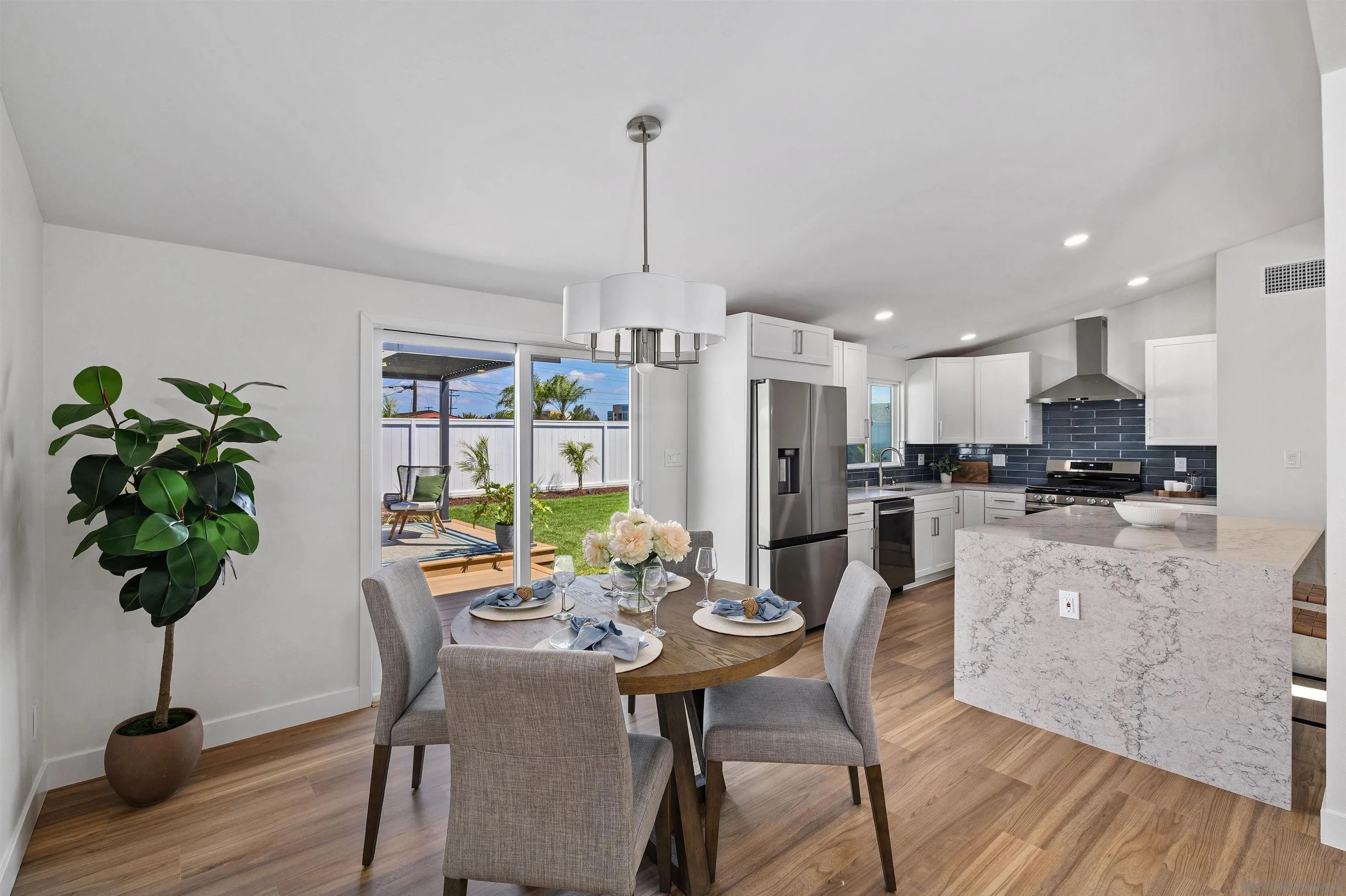 https://cdn.realtyfeed.com/cdn/127/250038651/1605cd60b523677e1813603904fefd7a.webp