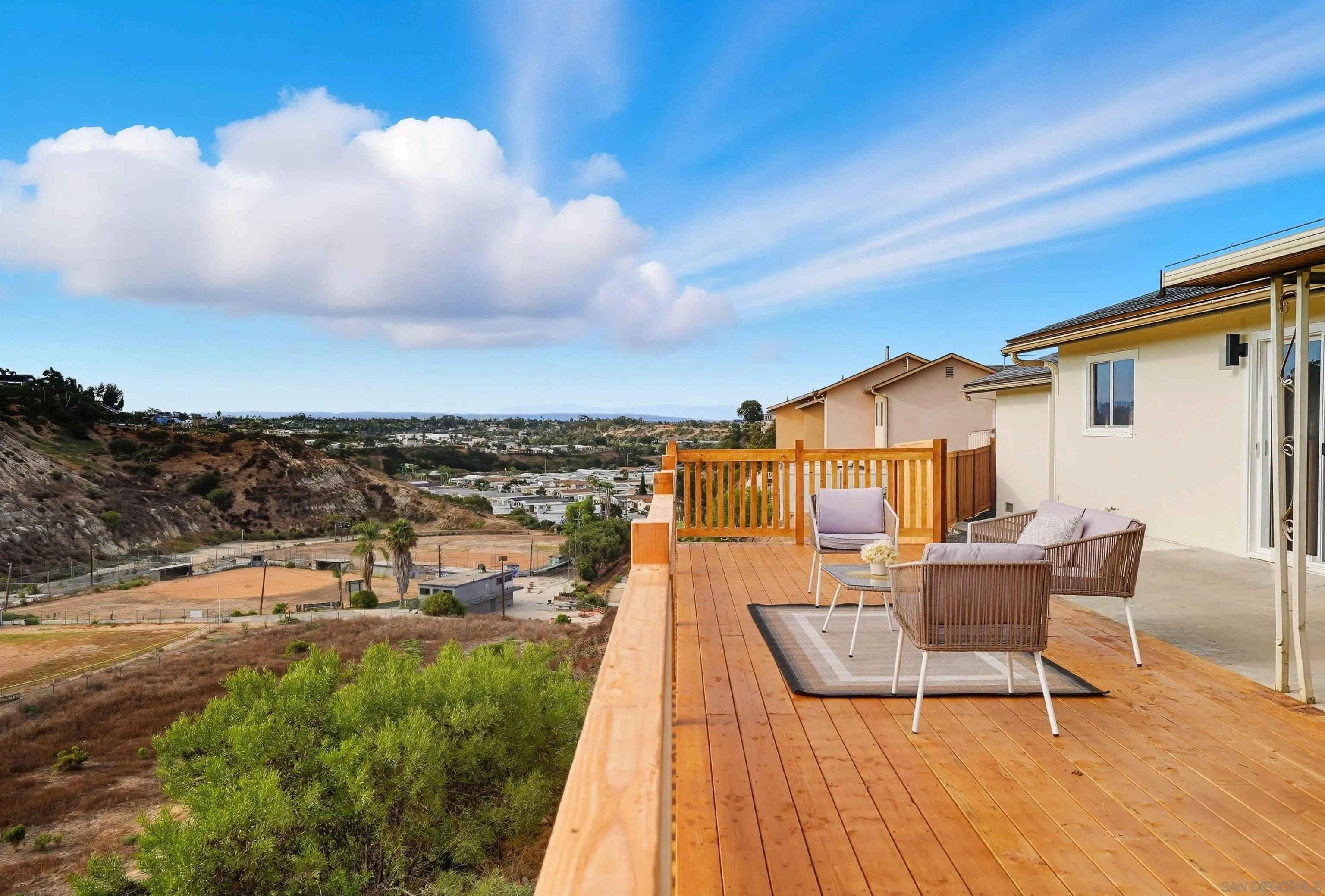 https://cdn.realtyfeed.com/cdn/127/250038652/56e151b4313da9d37d85e091b53ca219.webp