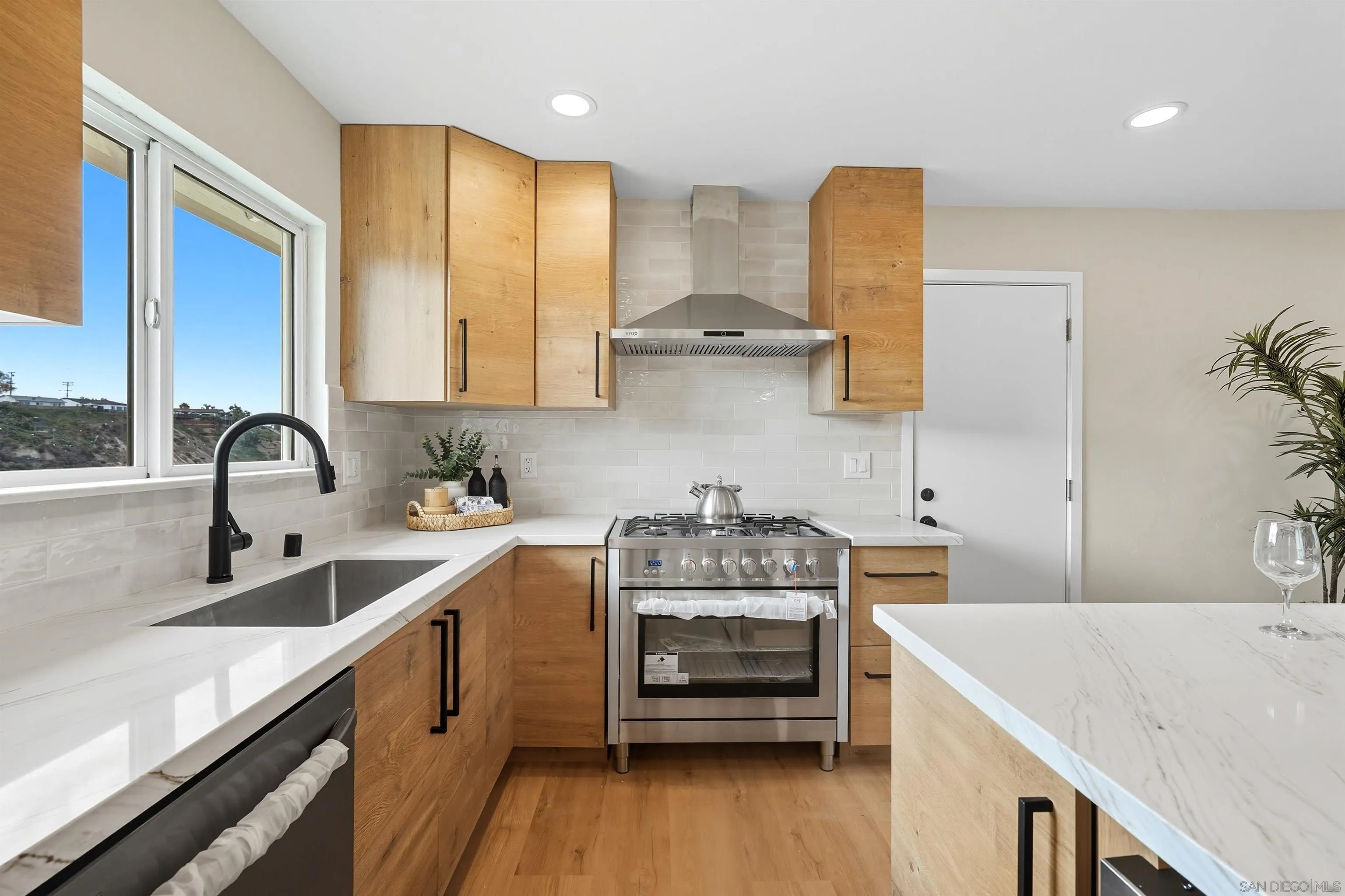 https://cdn.realtyfeed.com/cdn/127/250038652/588784e2907d51a0433faa31c01bb277.webp