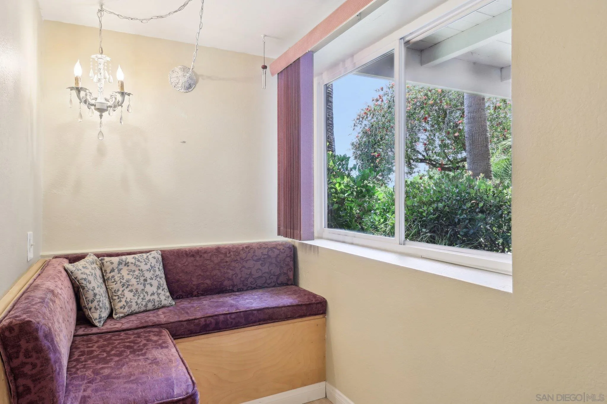 https://cdn.realtyfeed.com/cdn/127/250038653/ae10ce9ca4c42f6effbbe2e1574b2e44.webp