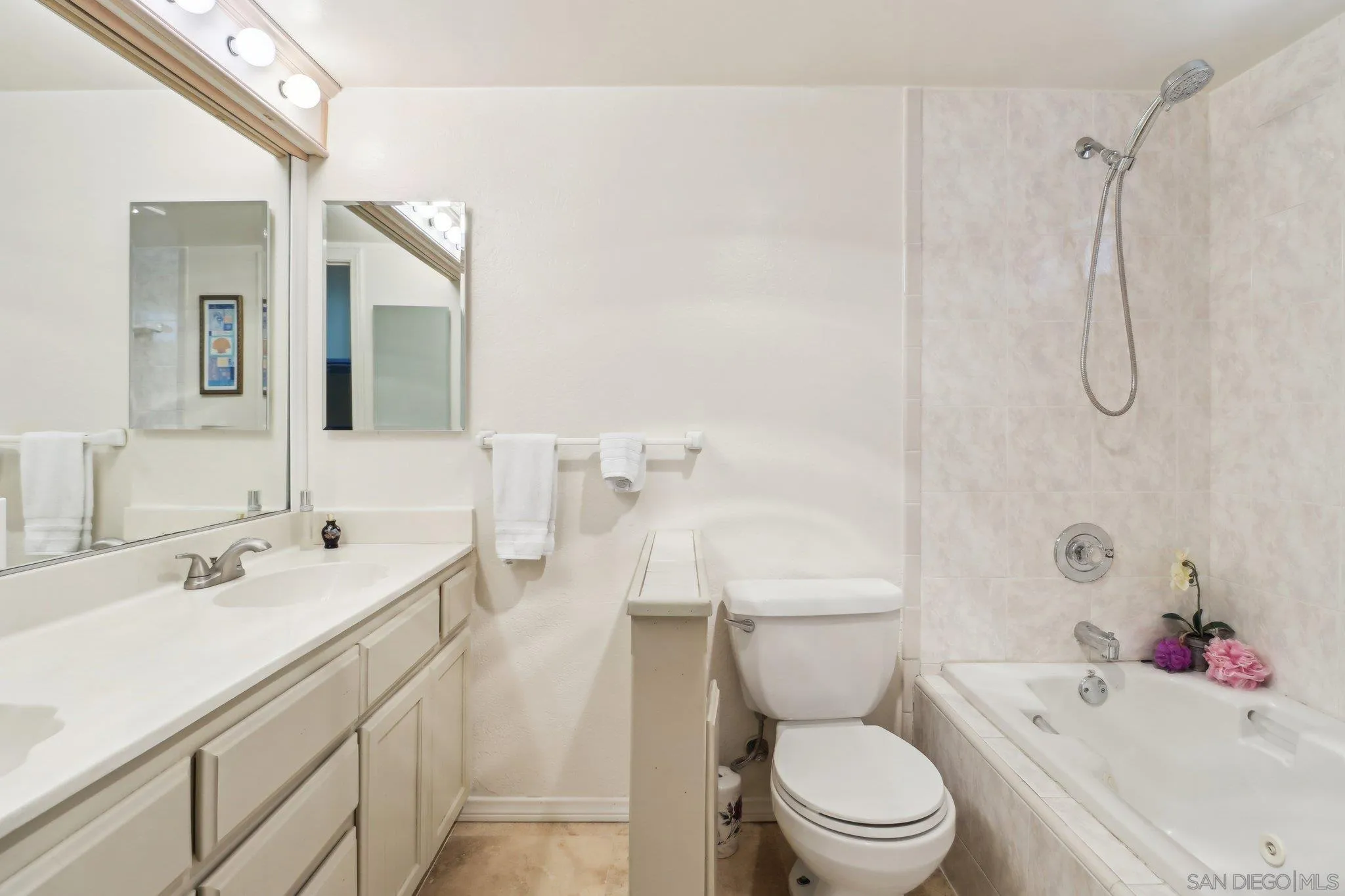 https://cdn.realtyfeed.com/cdn/127/250038653/c1d67da0d1b95bc0ae5fbbf2e6881d9d.webp