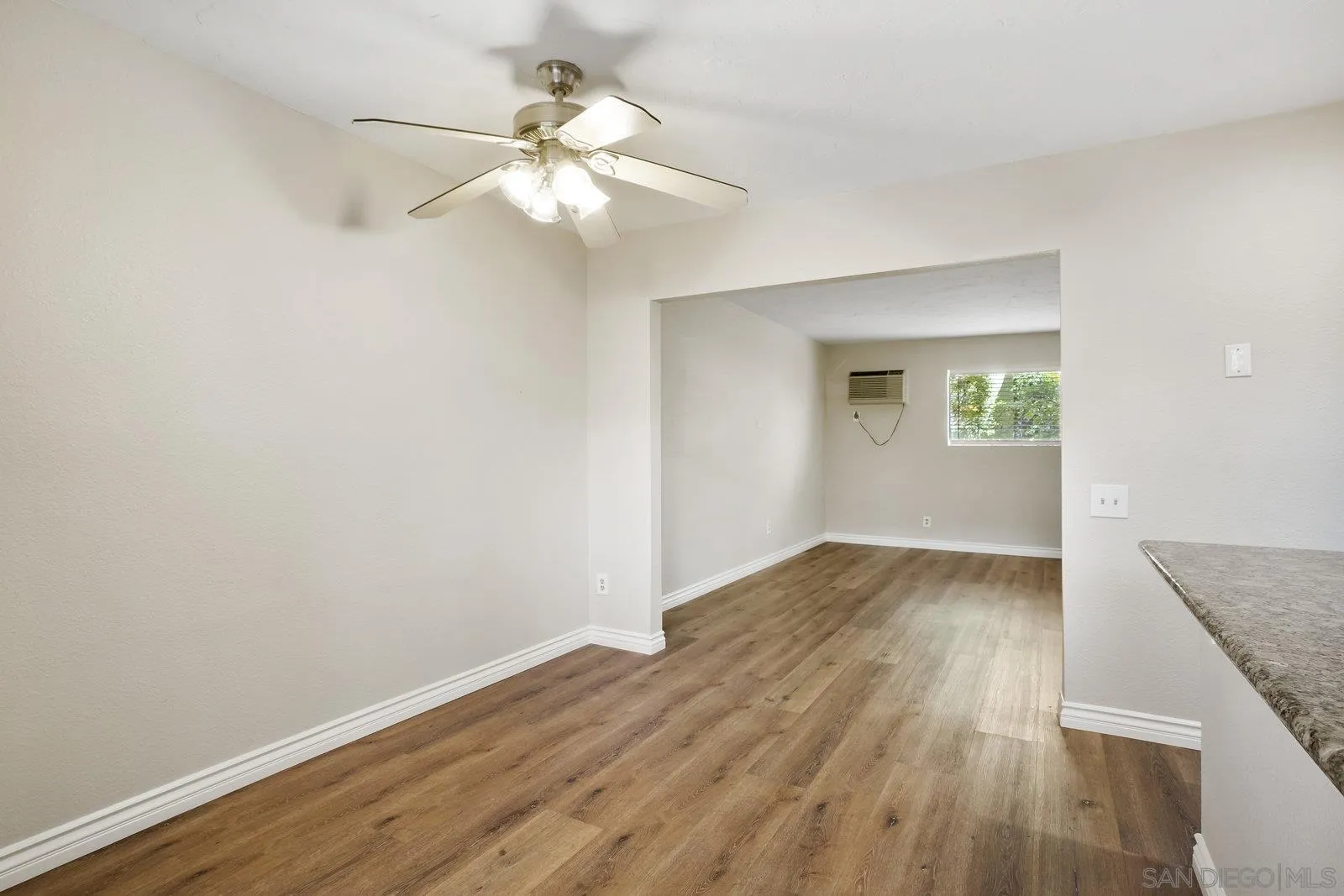Photo #12: 250038656 Listing: Photo #12