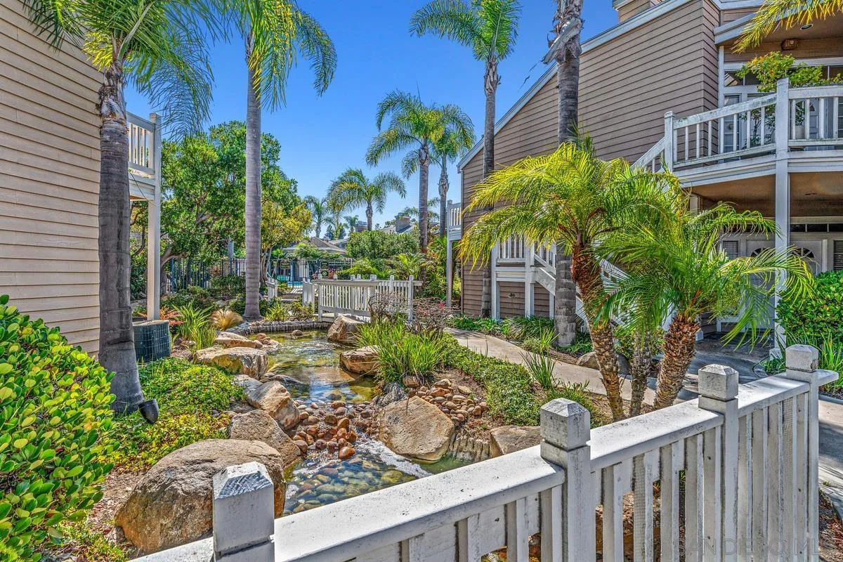 https://cdn.realtyfeed.com/cdn/127/250038660/a2ea8c5db34f1145bd5df46bca5ba323.webp