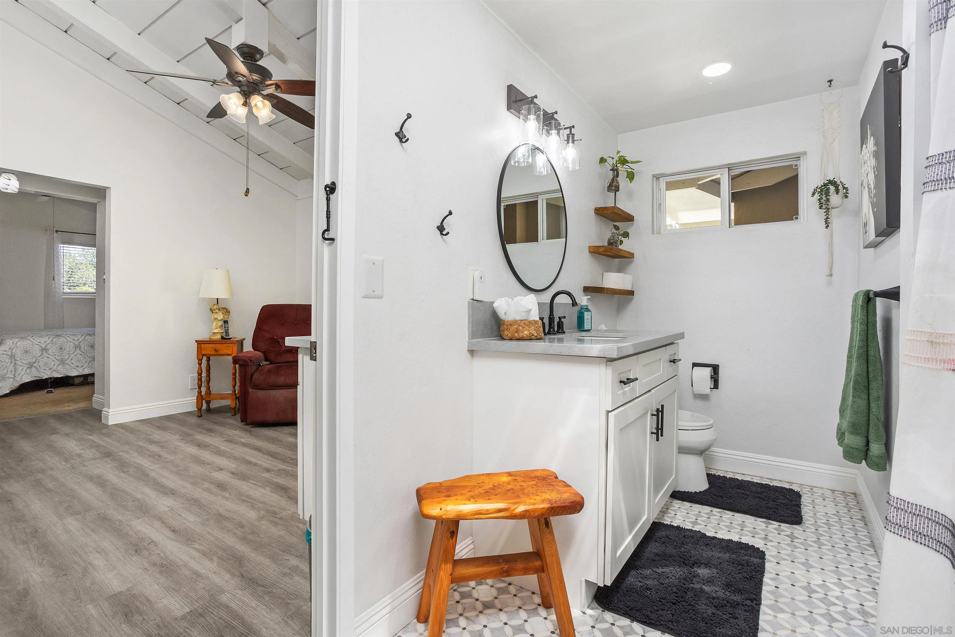 https://cdn.realtyfeed.com/cdn/127/250038662/6f11a9aeabd1b187a5287e02b6c7494f.webp