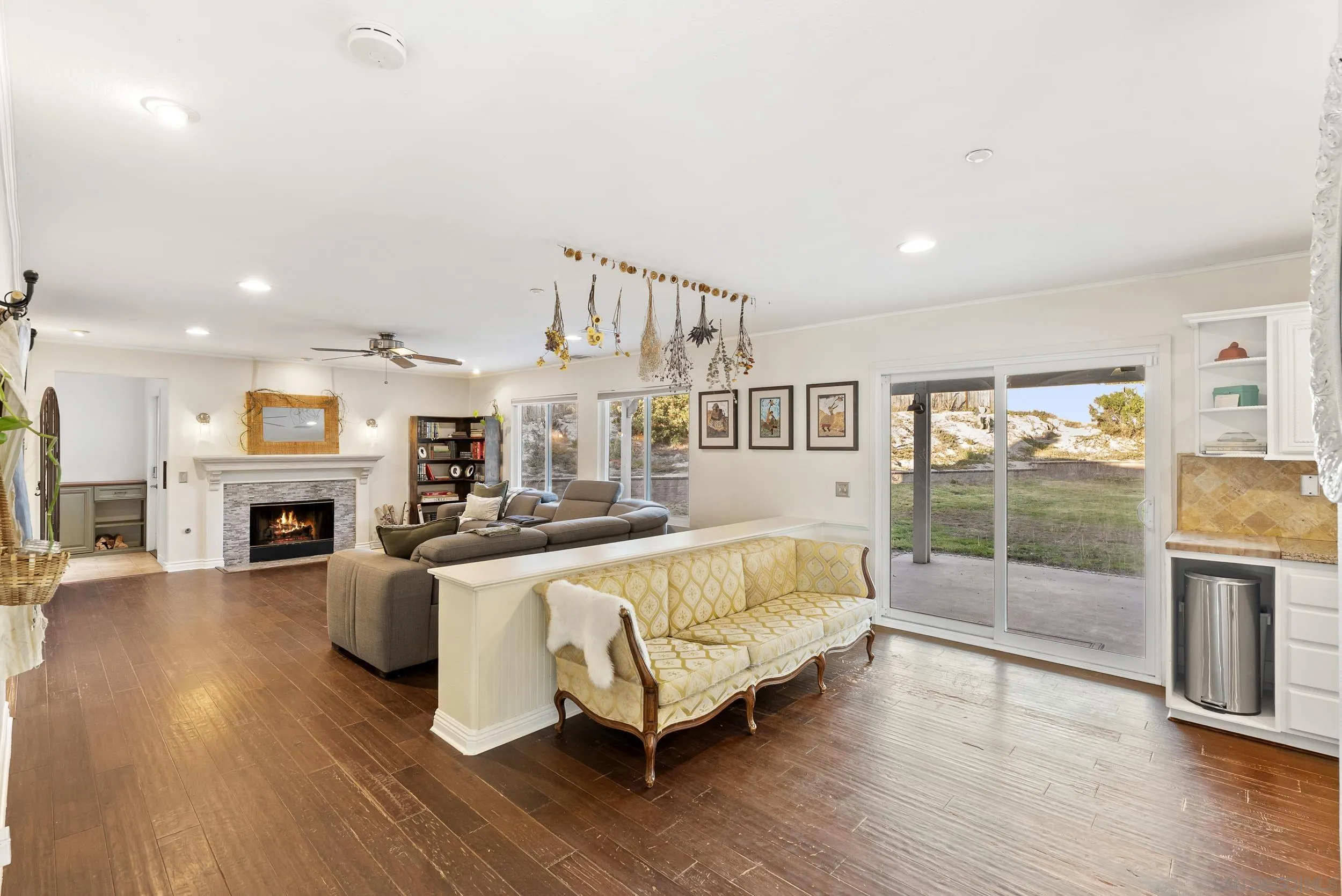 https://cdn.realtyfeed.com/cdn/127/250038665/032cfb87a8f53e06af7c3aa231456f6a.webp