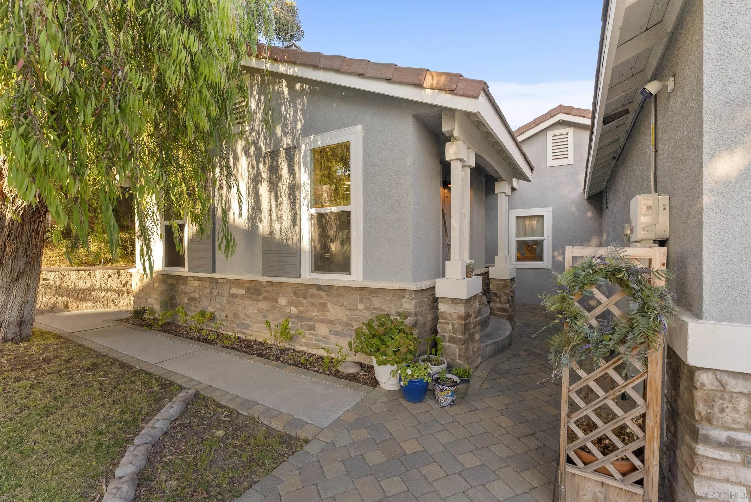 https://cdn.realtyfeed.com/cdn/127/250038665/7620db2f8d25cdf221f078948c36d342.webp