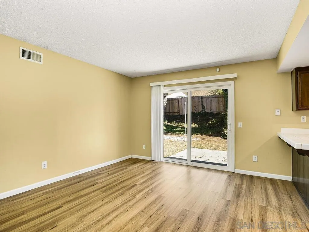 https://cdn.realtyfeed.com/cdn/127/250038668/a669a5c8563bb0daffe7eec5e3a9bbd0.webp