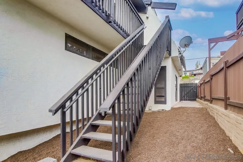 https://cdn.realtyfeed.com/cdn/127/250038671/d8ebbb66cbf8b30aba9b214c6d5469d0.webp