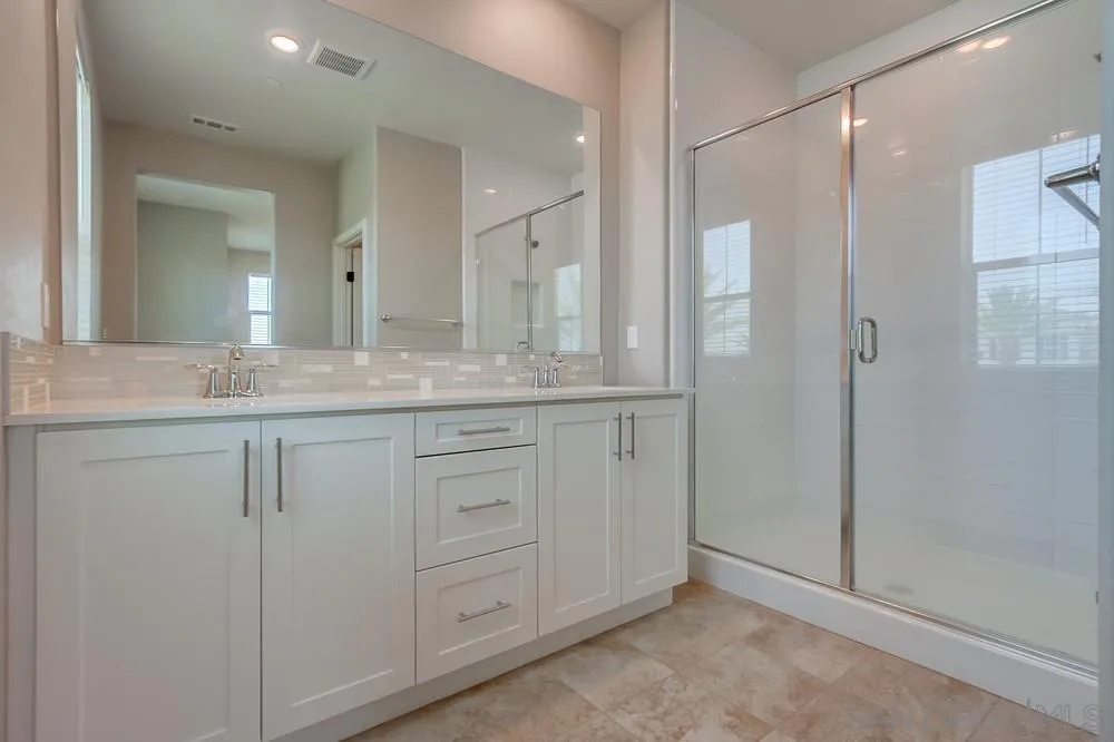 https://cdn.realtyfeed.com/cdn/127/250038677/13b1475bfee5c8f7b9fc6de6cbb992d5.webp