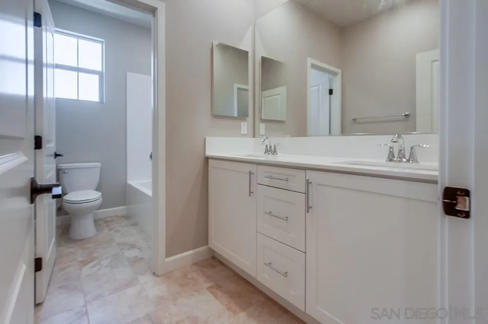 https://cdn.realtyfeed.com/cdn/127/250038677/857c837c1f0f4f77b4b6723e2ffa23c9.webp