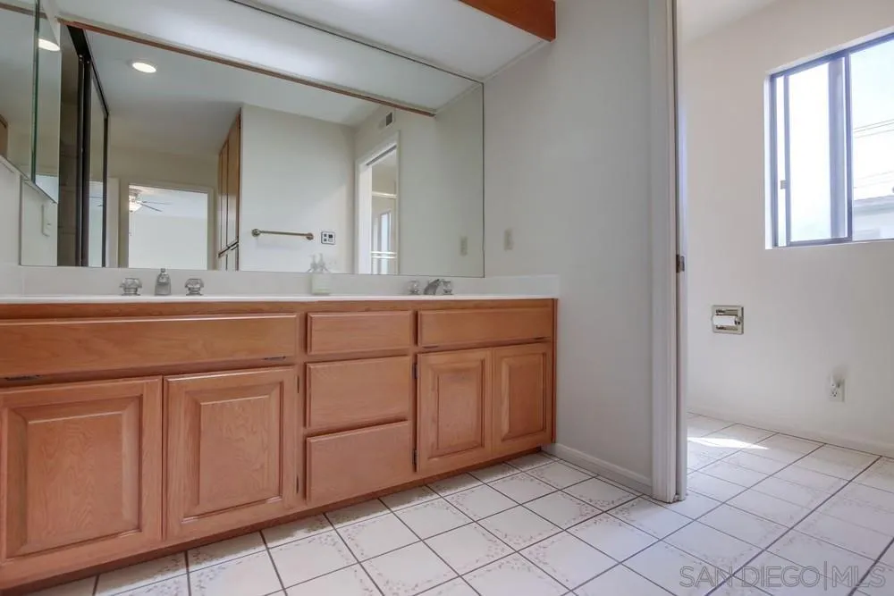 https://cdn.realtyfeed.com/cdn/127/250038686/2ccd0d18f31c5b7046612a3b80981d4a.webp