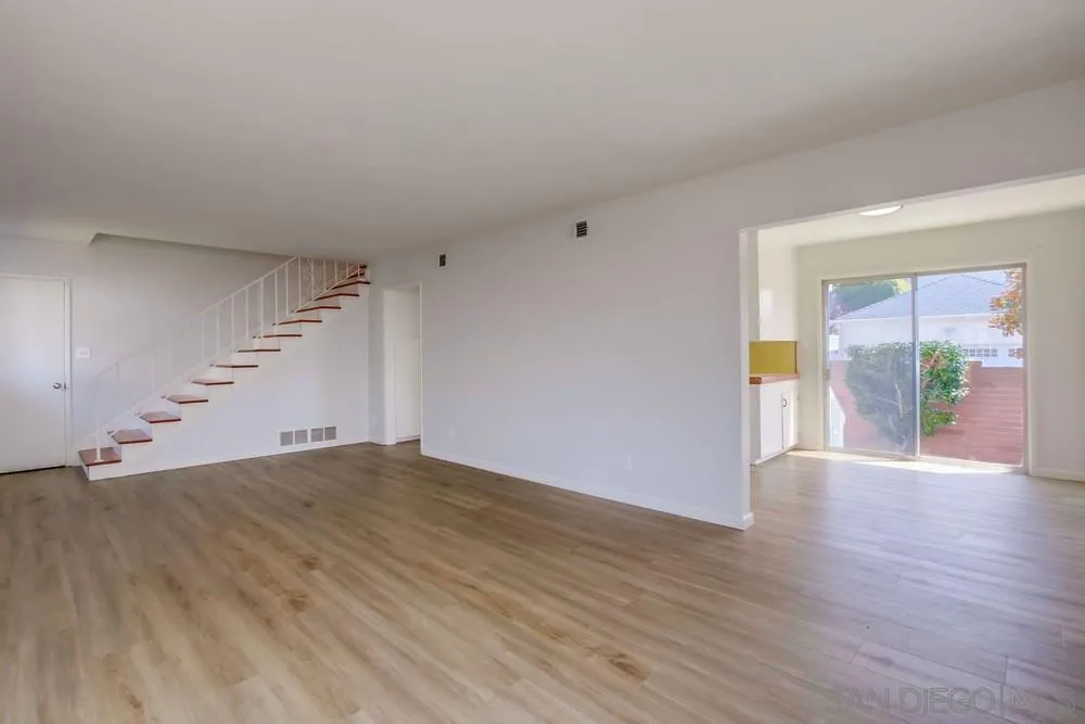 https://cdn.realtyfeed.com/cdn/127/250038686/fb6a1c3aad4e7041e6fb6d1f2b4fa2a6.webp