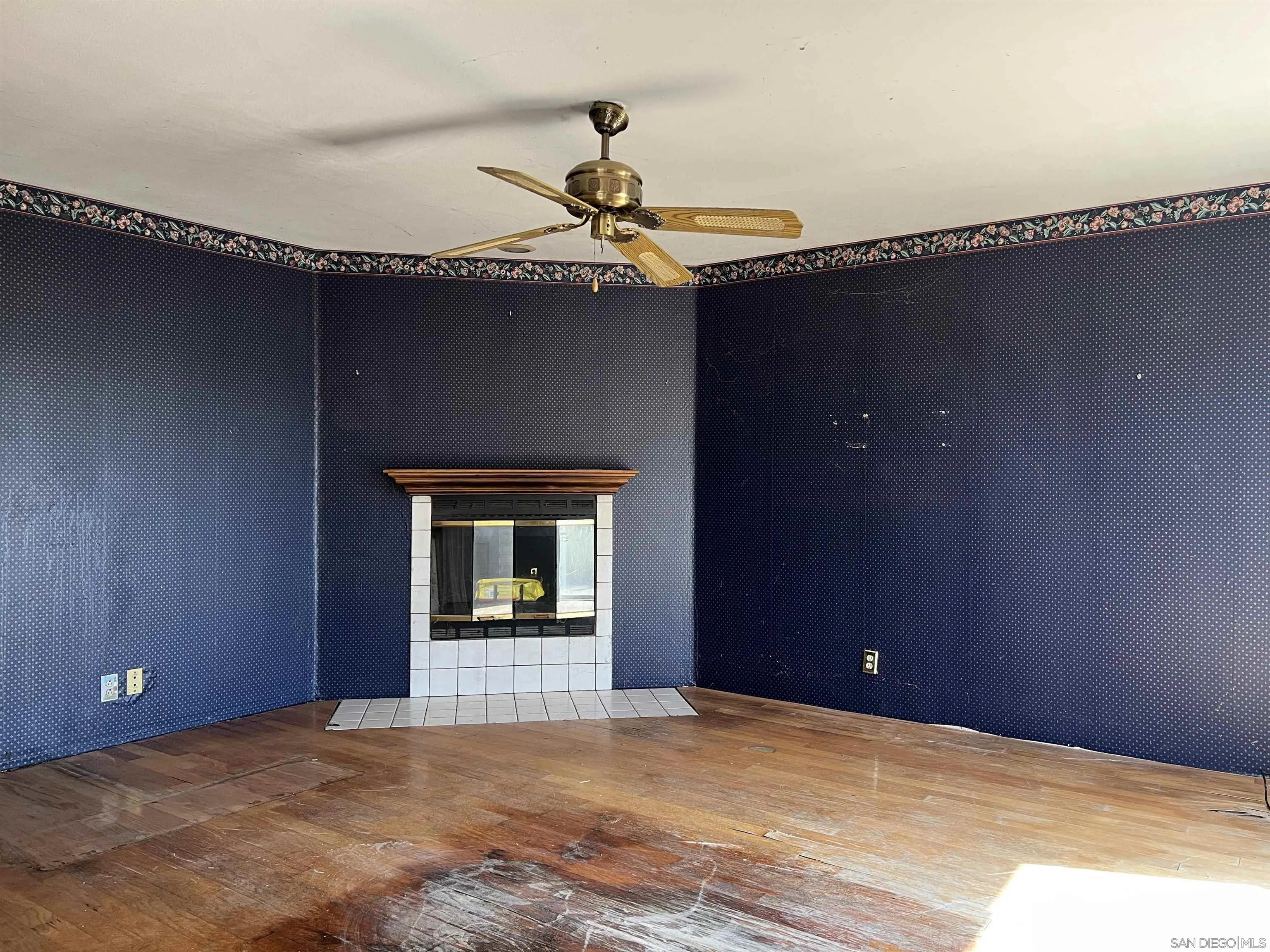 https://cdn.realtyfeed.com/cdn/127/250038691/b827a3d7aada903e7847b68d1c6f0819.webp