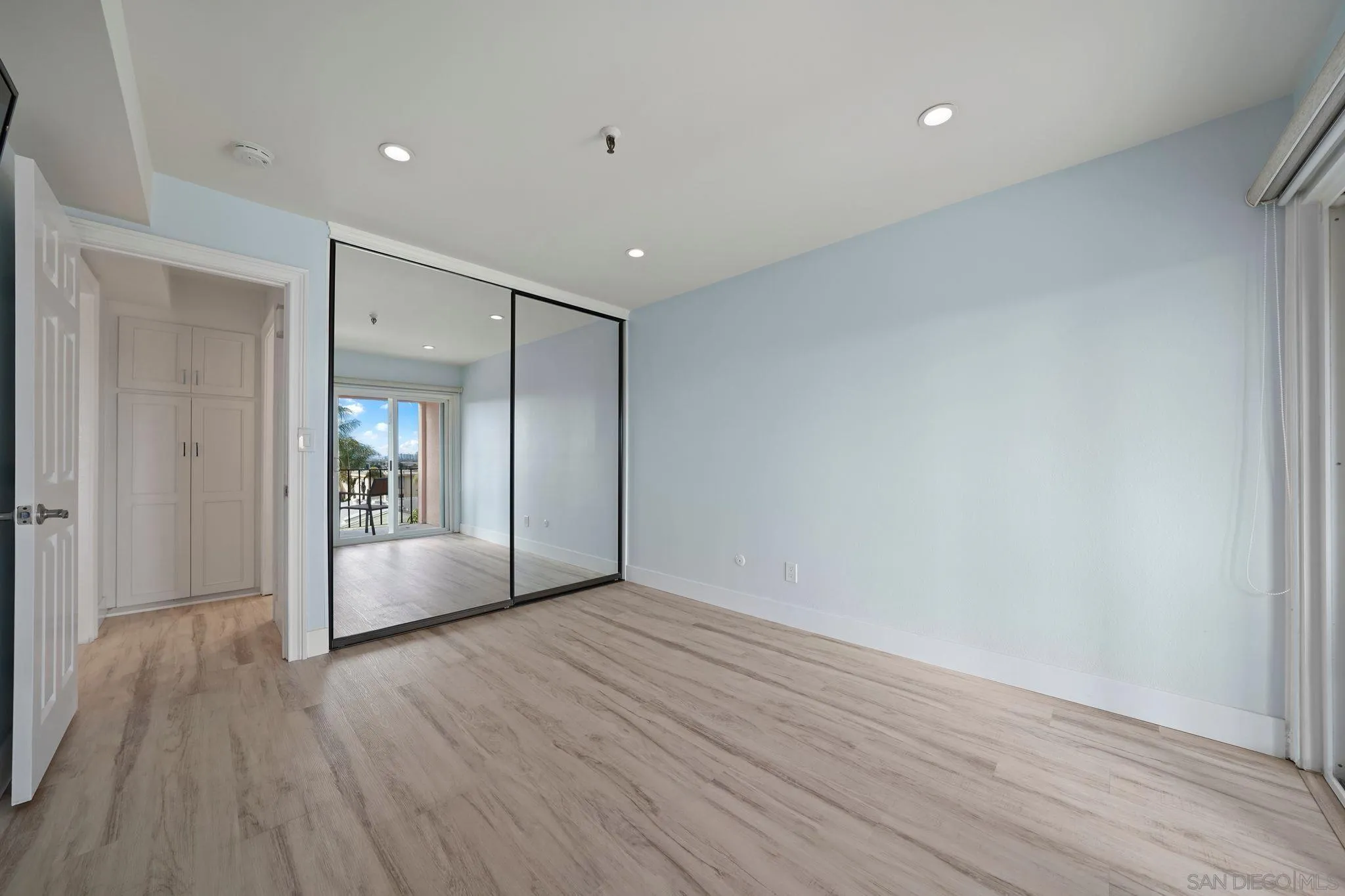https://cdn.realtyfeed.com/cdn/127/250038694/0b500f94382e55e66b4c5cee642001d3.webp
