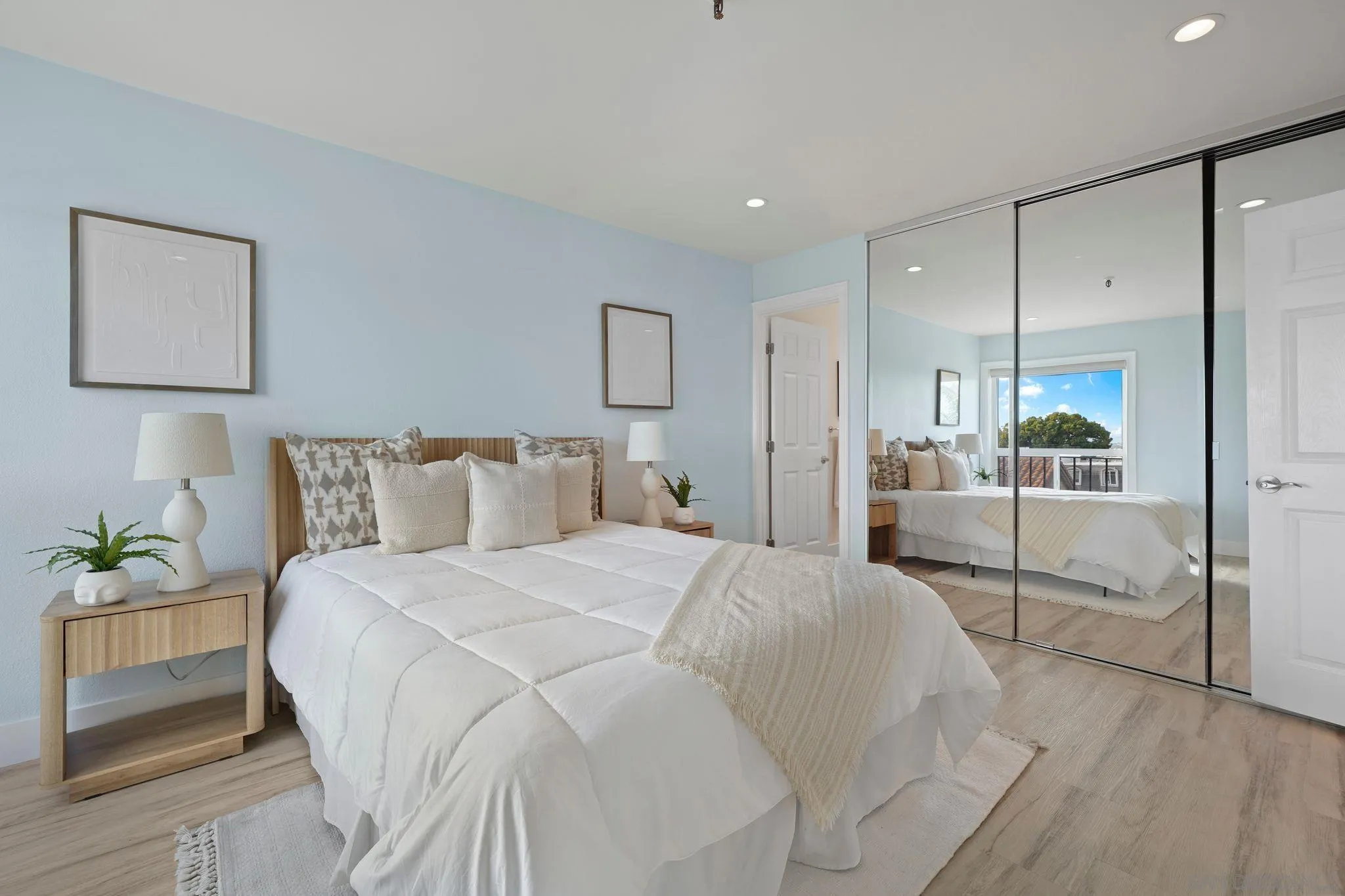 https://cdn.realtyfeed.com/cdn/127/250038694/2dac0342ddfe0012108437ed82699eb6.webp