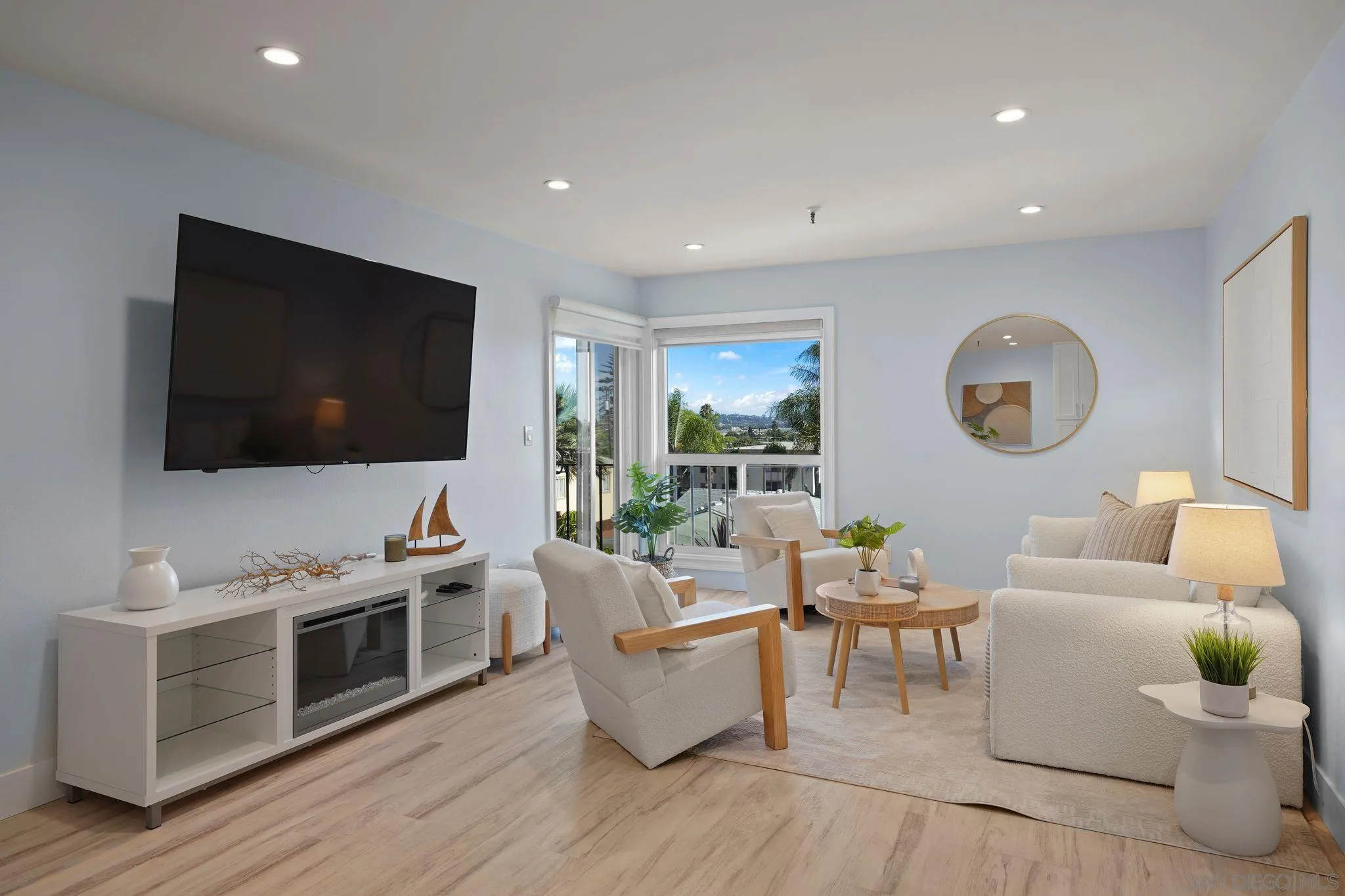 Browse active condo listings in DEL REY