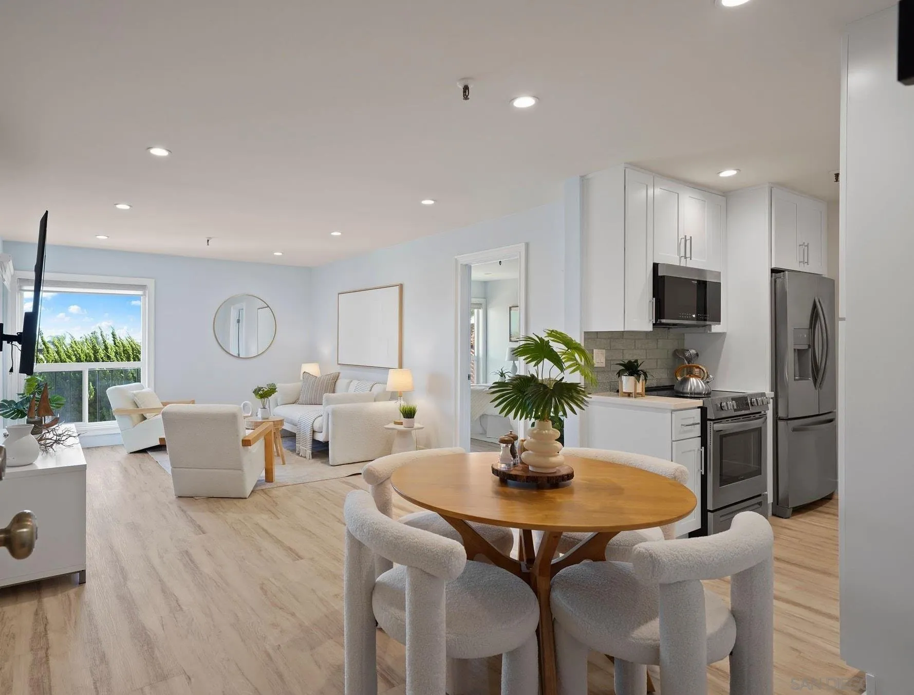 https://cdn.realtyfeed.com/cdn/127/250038694/ac56e98b89f02f84d3e2f1fe3a9b4a64.webp